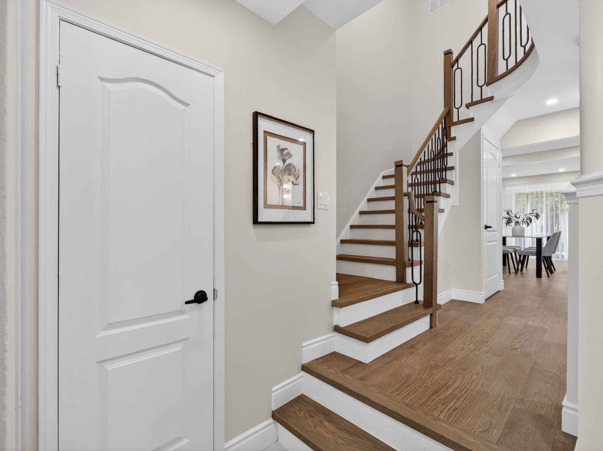 833 Scollard Ct Unit 123 Mississauga, ON L5V 2B4