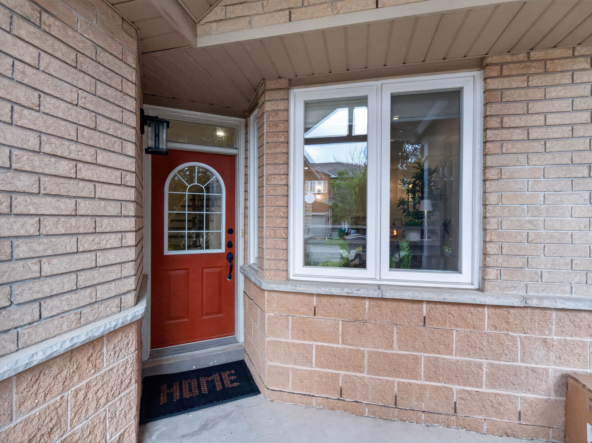 833 Scollard Ct Unit 123 Mississauga, ON L5V 2B4