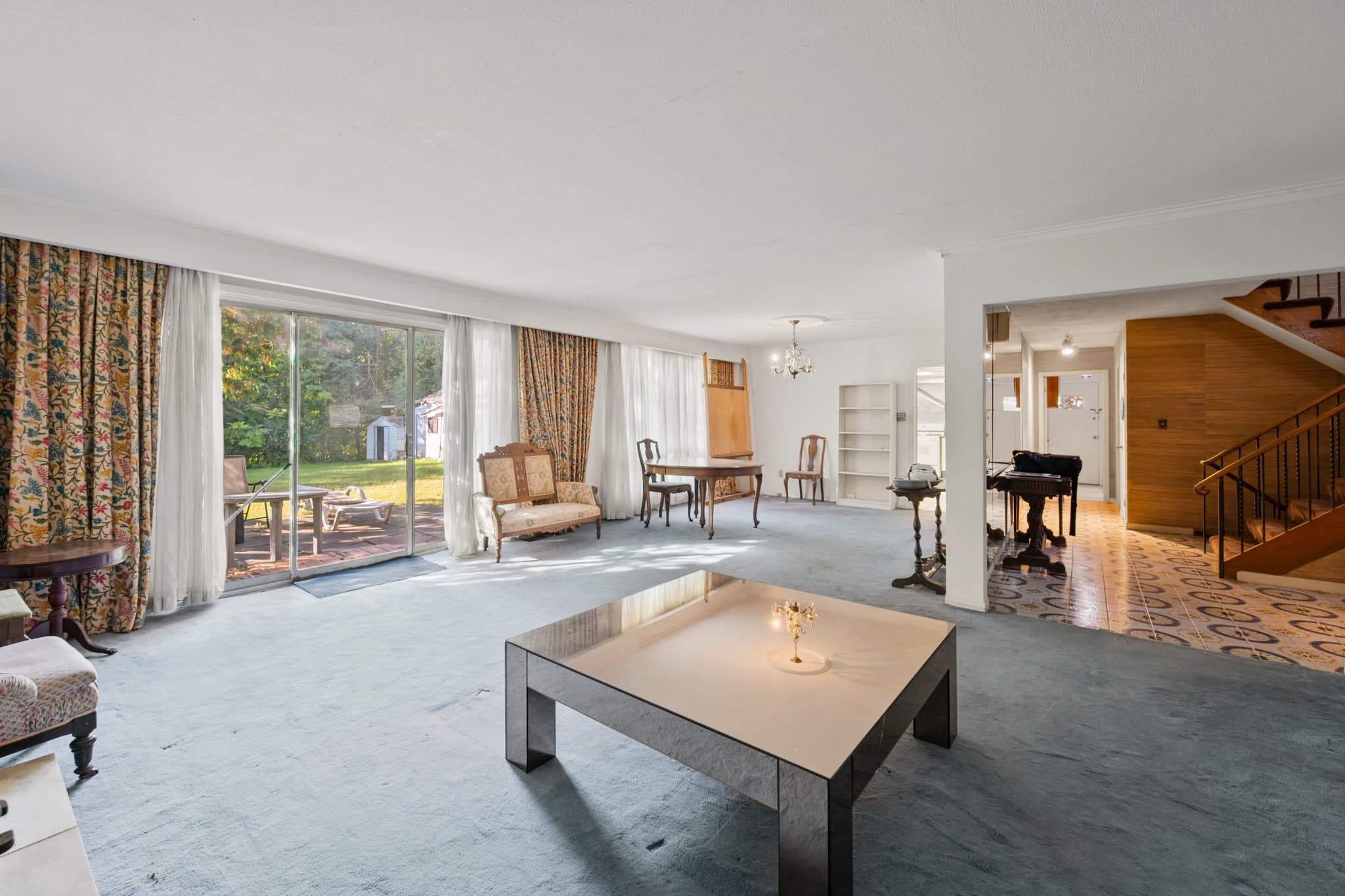 84 Bannatyne Dr Toronto, ON M2L 2P3