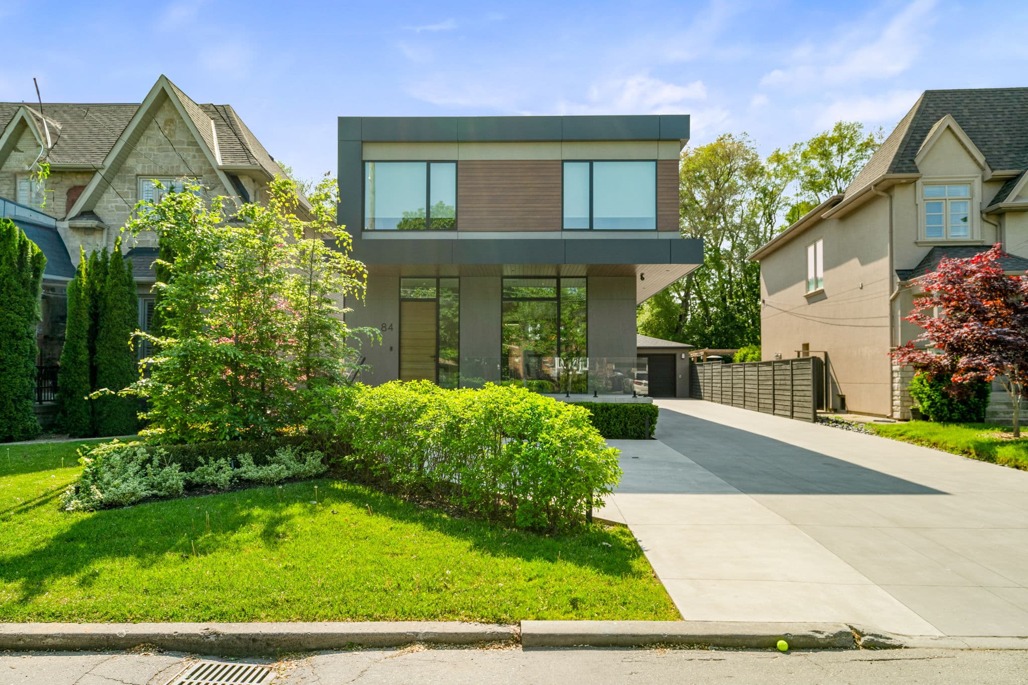 84 Brookview Dr Toronto, ON M6A 2K6