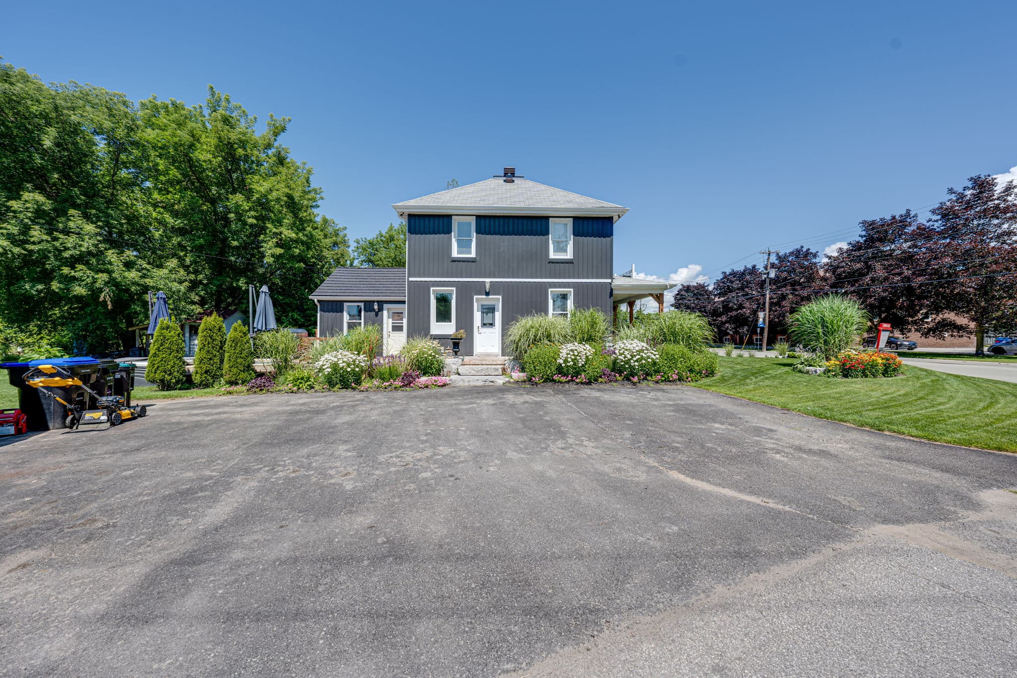 85 Curtis St Angus, ON L0M 1B0