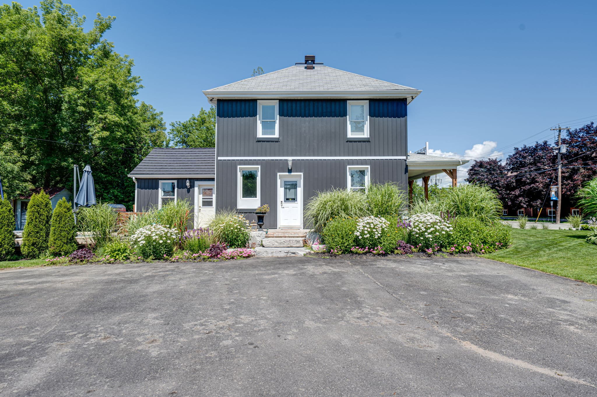 85 Curtis St Angus, ON L0M 1B0