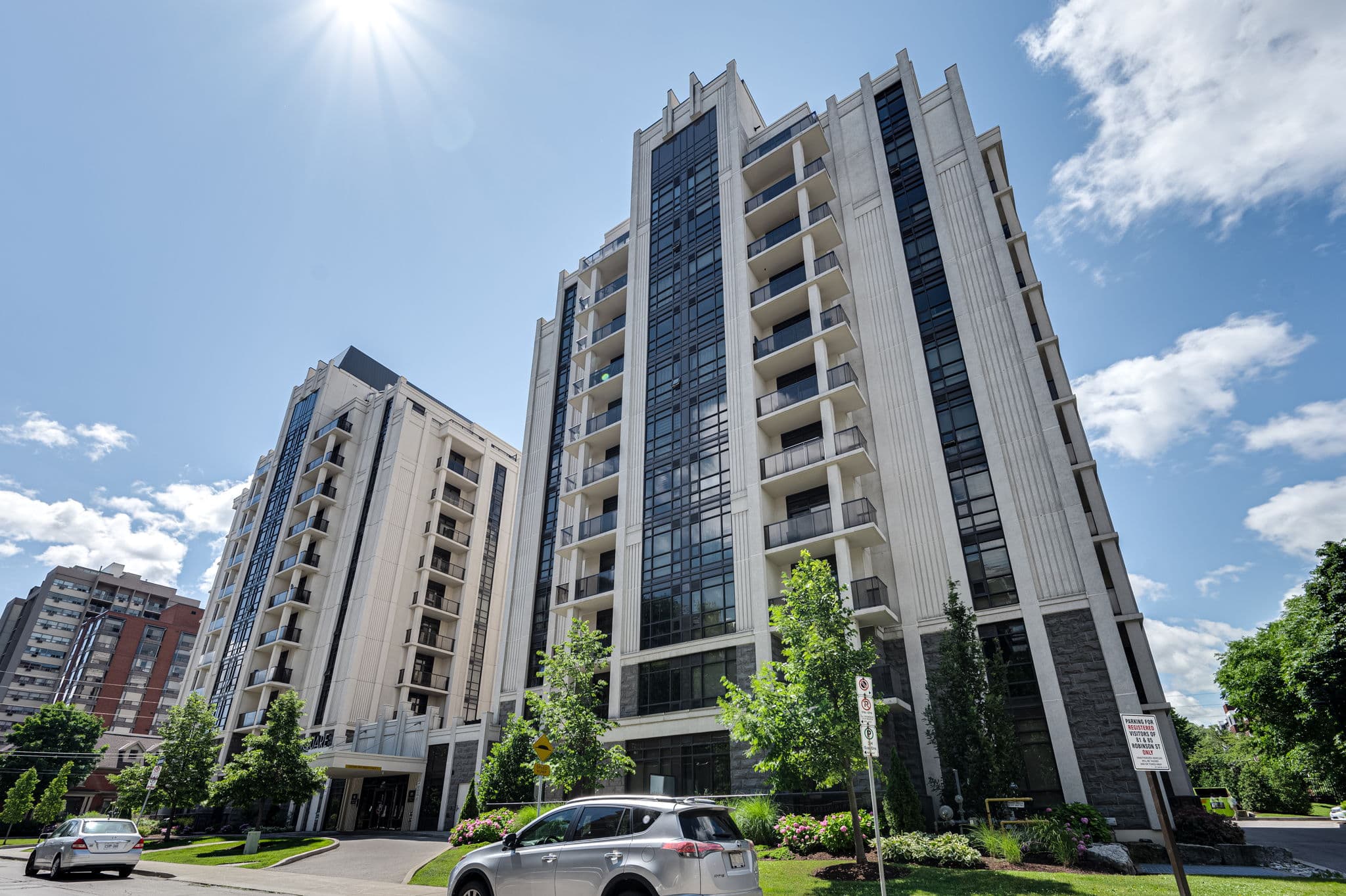85 Robinson St Unit 803 Hamilton, ON L8P 0B9