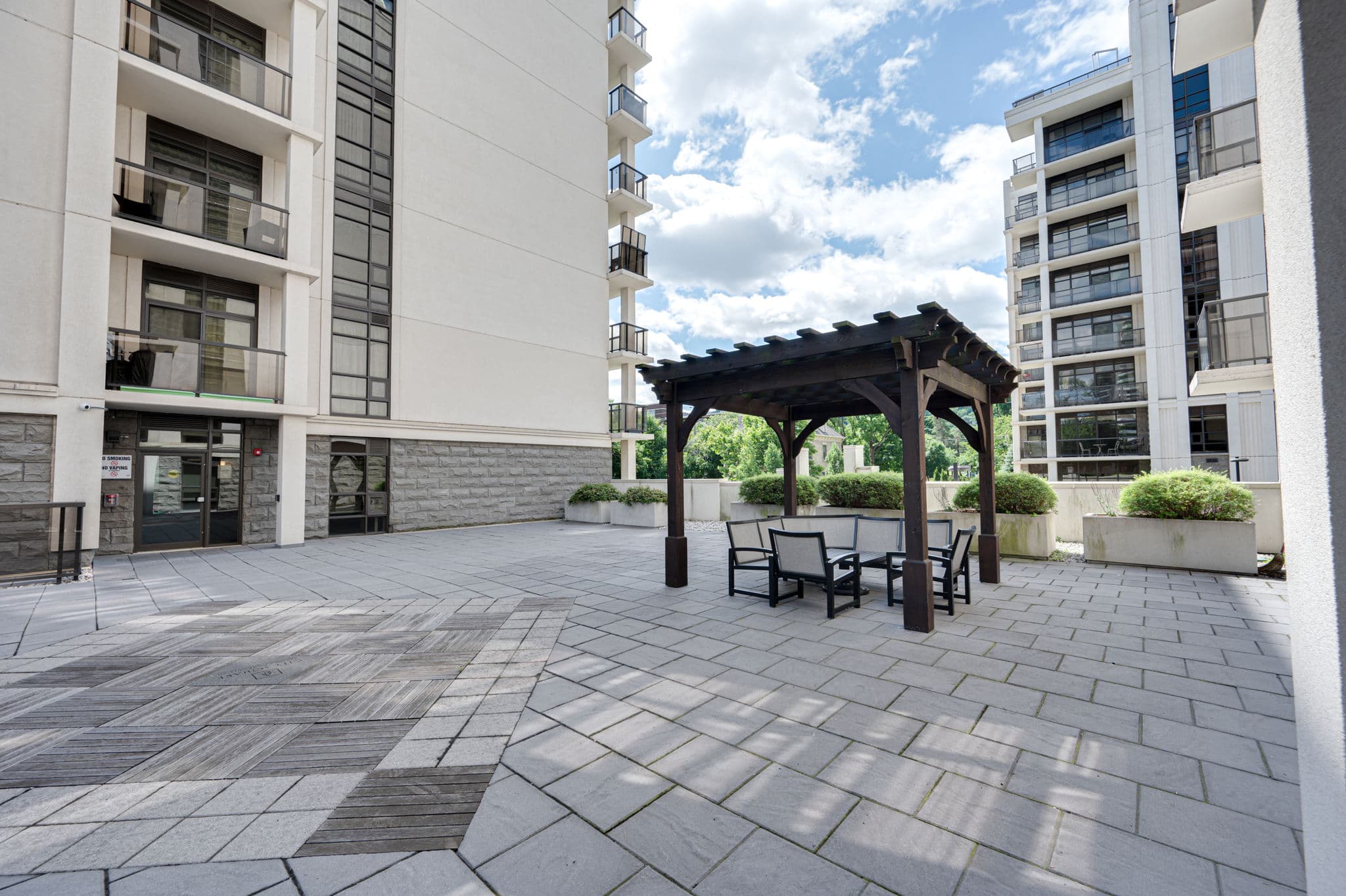 85 Robinson St Unit 803 Hamilton, ON L8P 0B9
