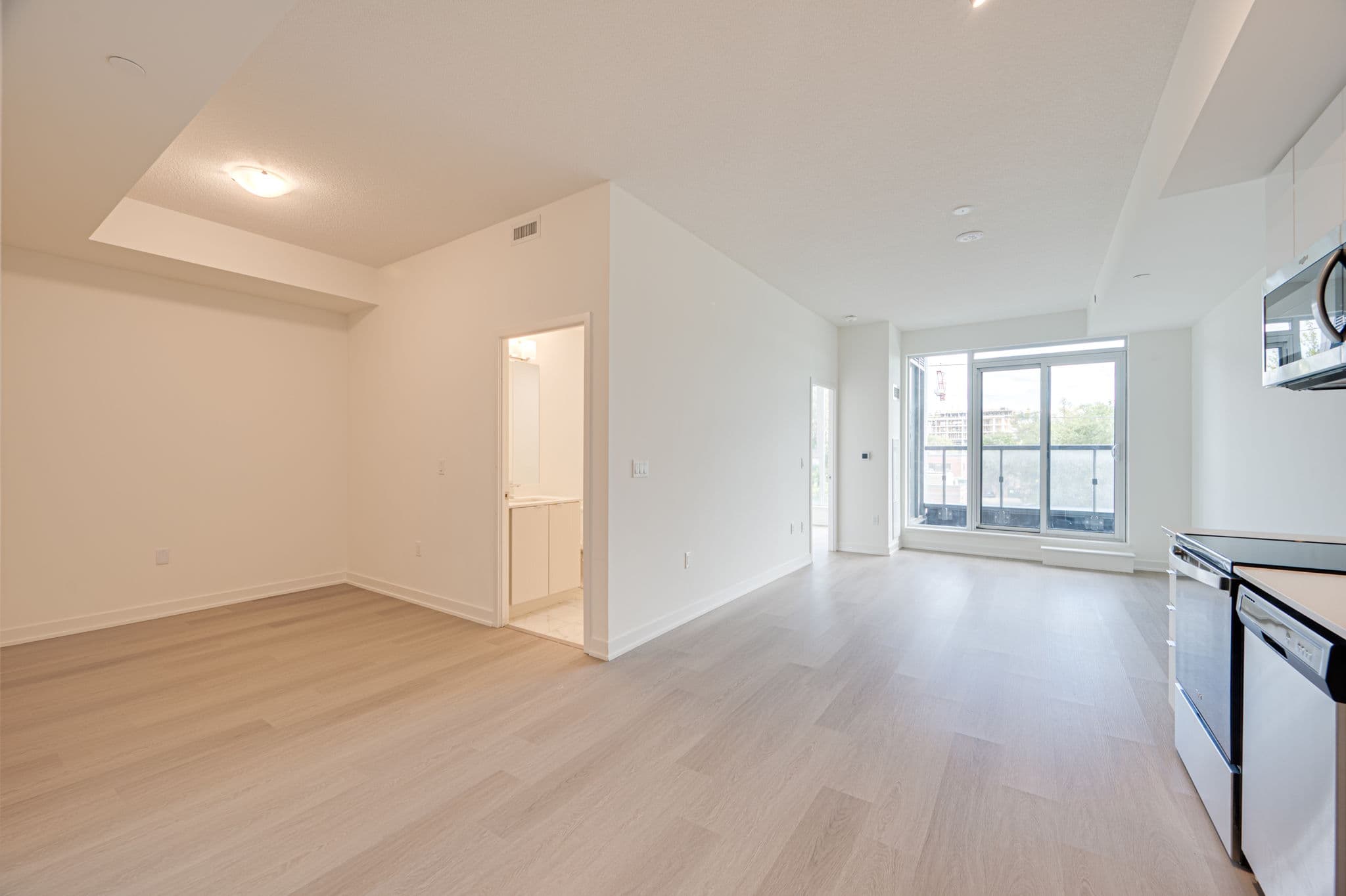 859 The Queensway Unit 201 Toronto, ON M8Z 1N8