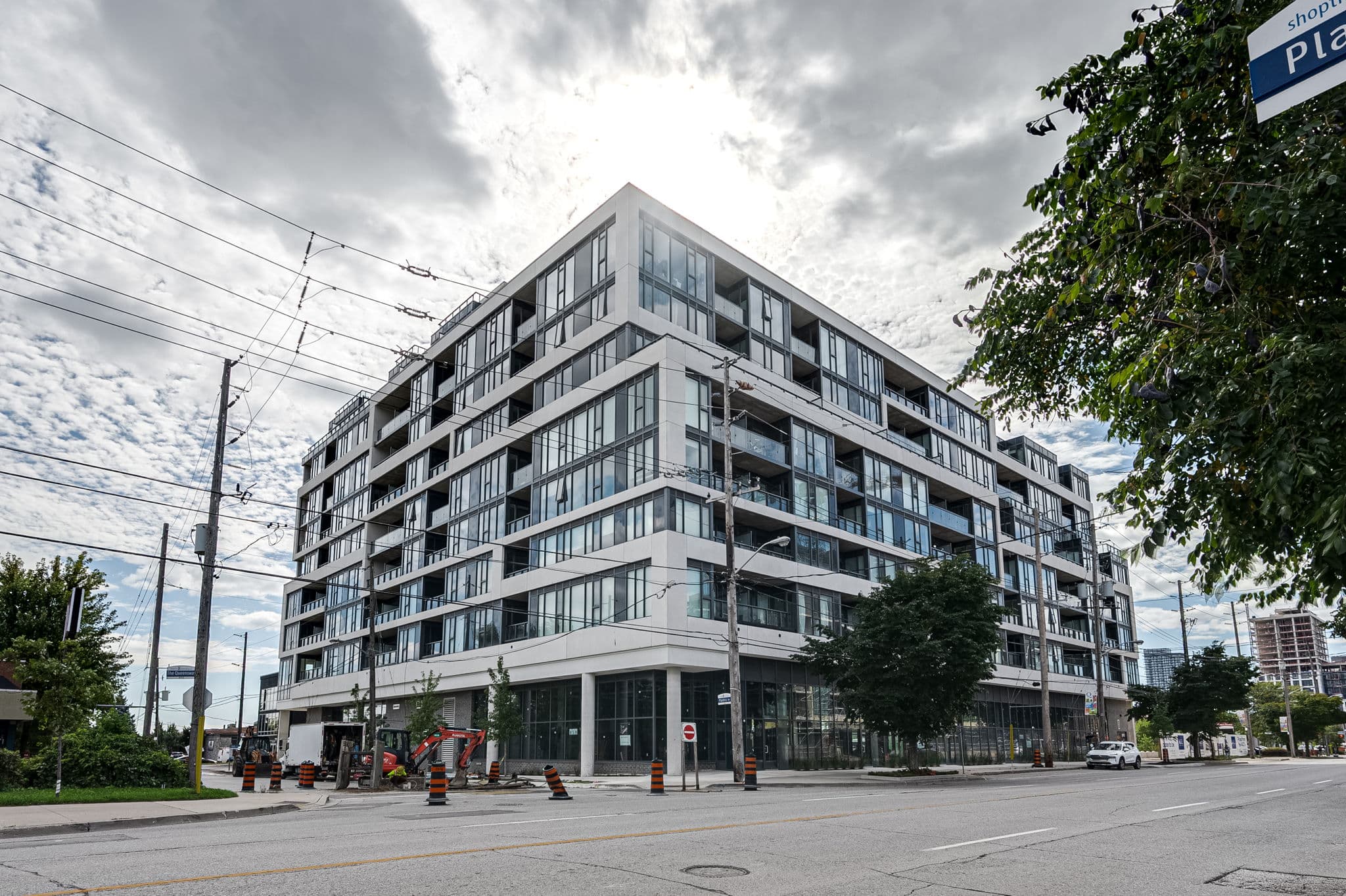 859 The Queensway Unit 201 Toronto, ON M8Z 1N8