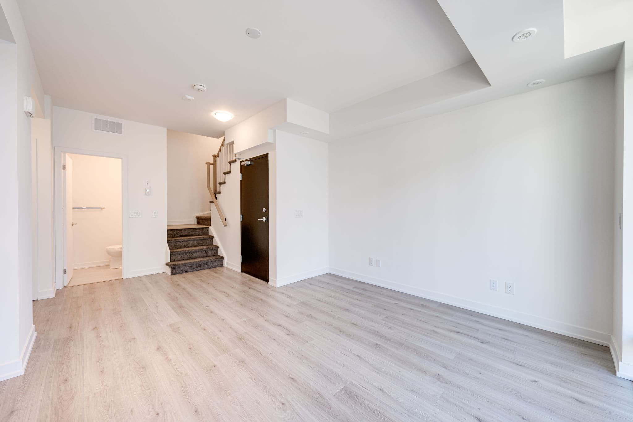 861 Sheppard Ave W 5 Toronto, ON M3H 2T4