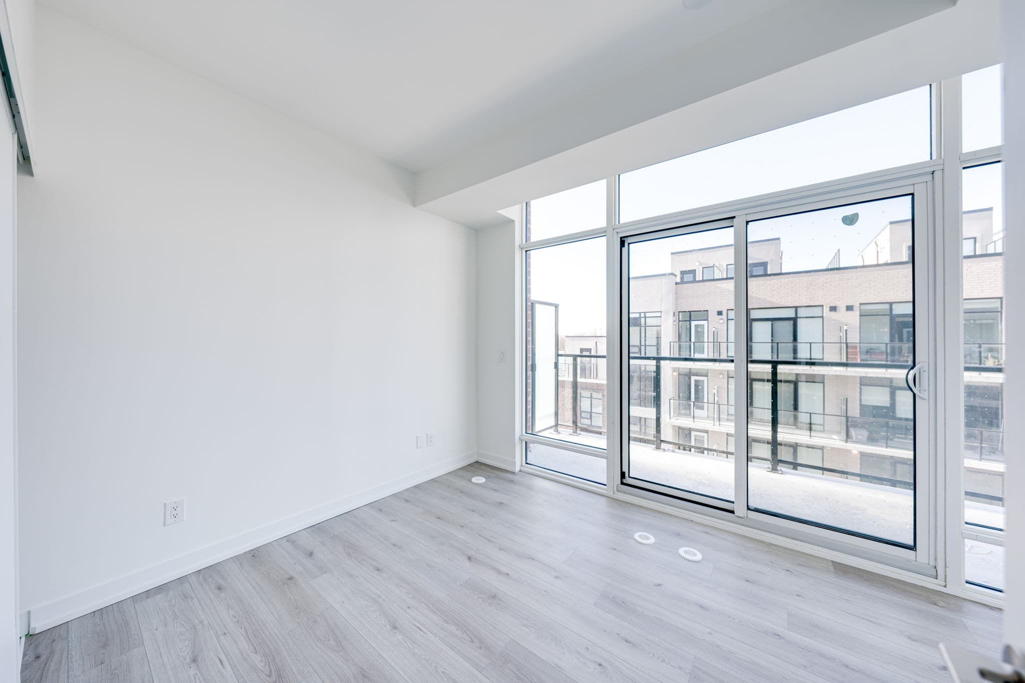 861 Sheppard Ave W 5 Toronto, ON M3H 2T4