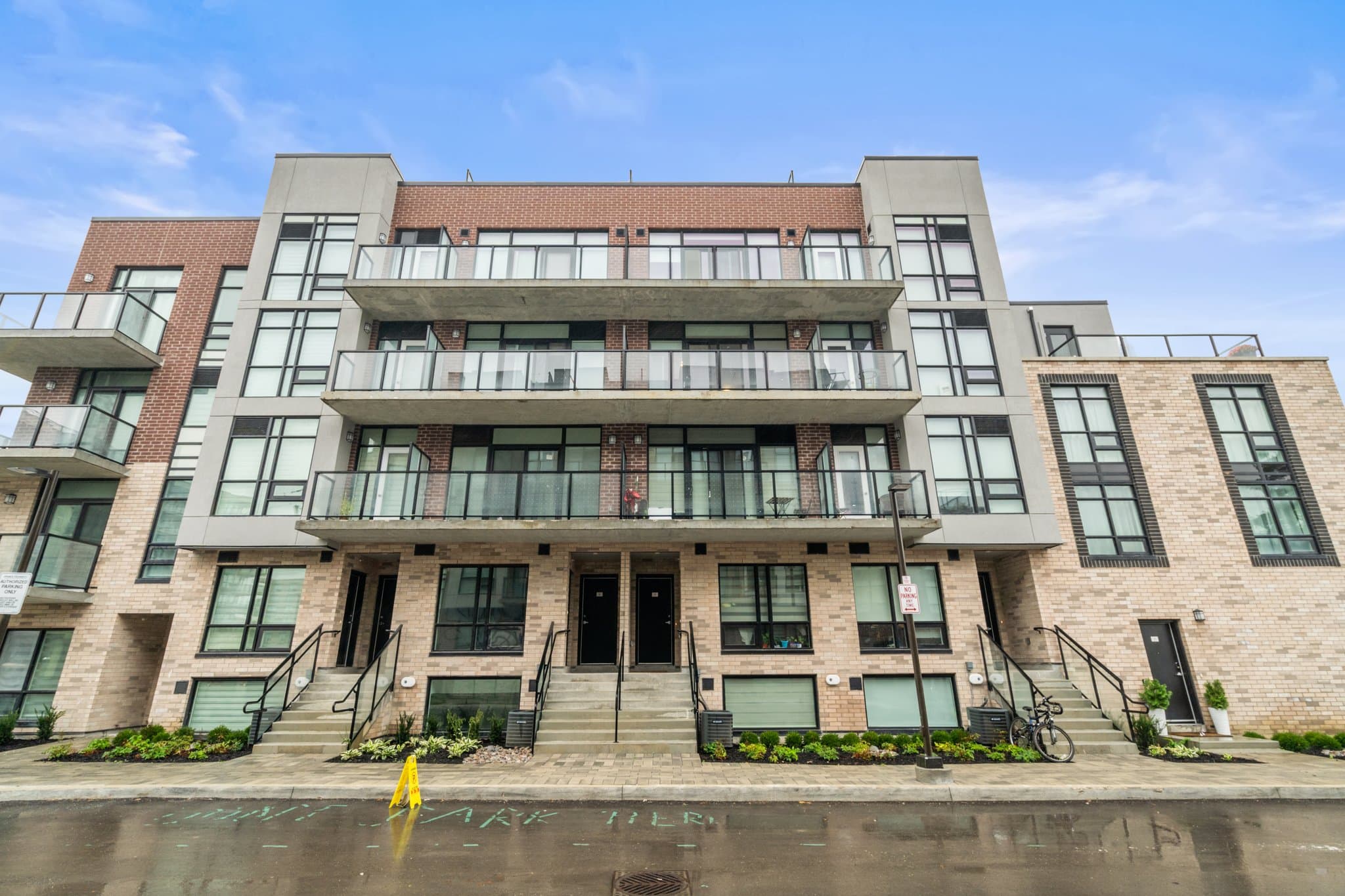 861 Sheppard Ave W Unit 5 Toronto, ON M3H 0E9
