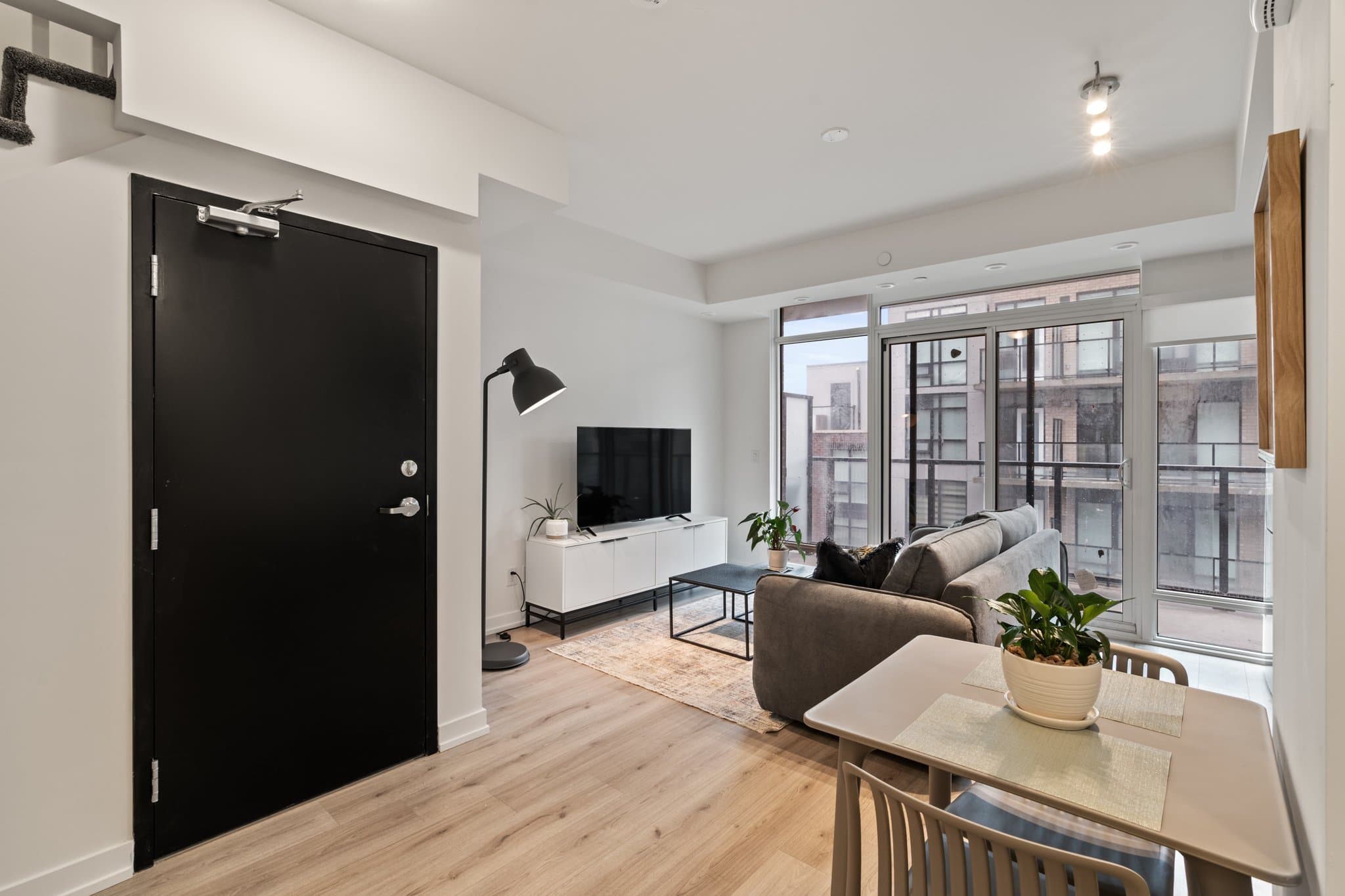 861 Sheppard Ave W Unit 5 Toronto, ON M3H 0E9