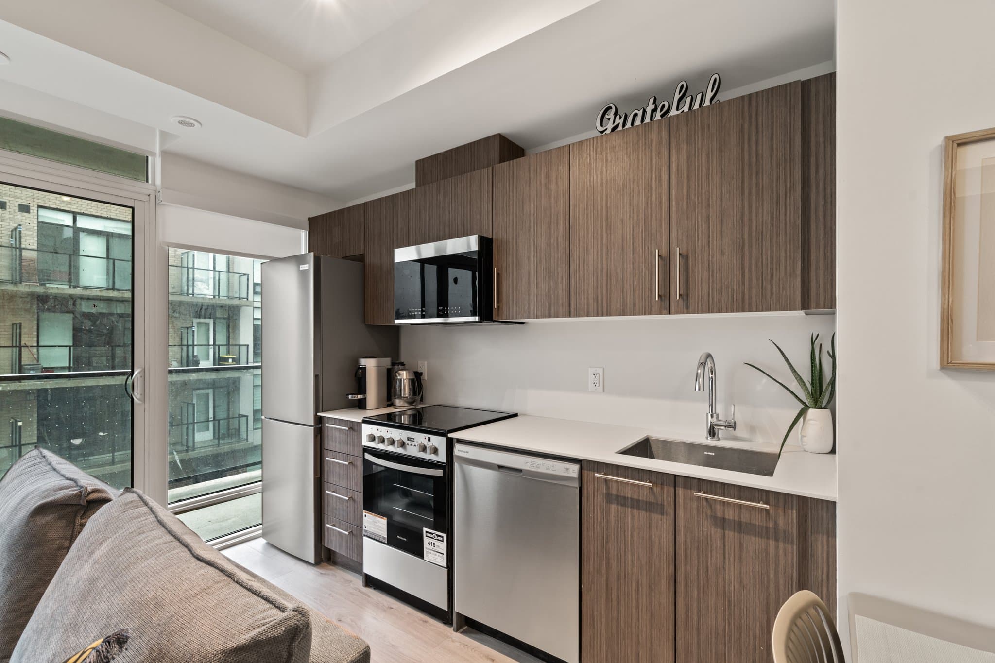 861 Sheppard Ave W Unit 5 Toronto, ON M3H 0E9