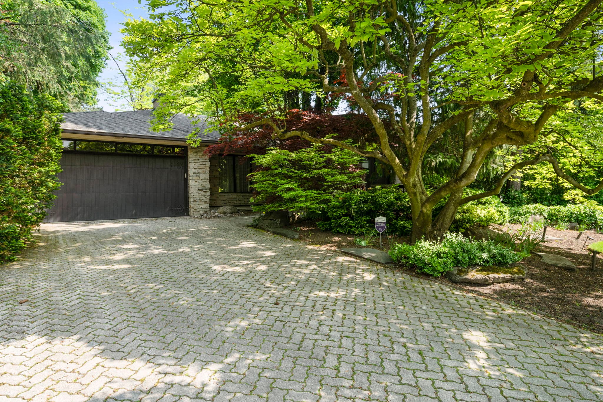88 Bayview Ridge Toronto, ON M2L 1E6