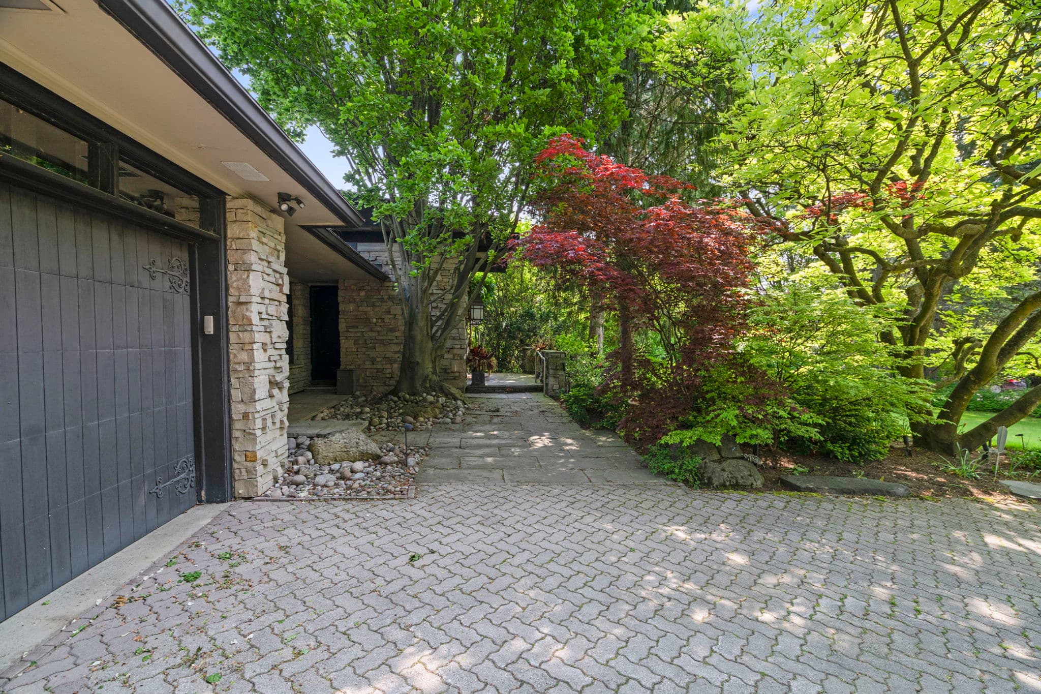 88 Bayview Ridge Toronto, ON M2L 1E6