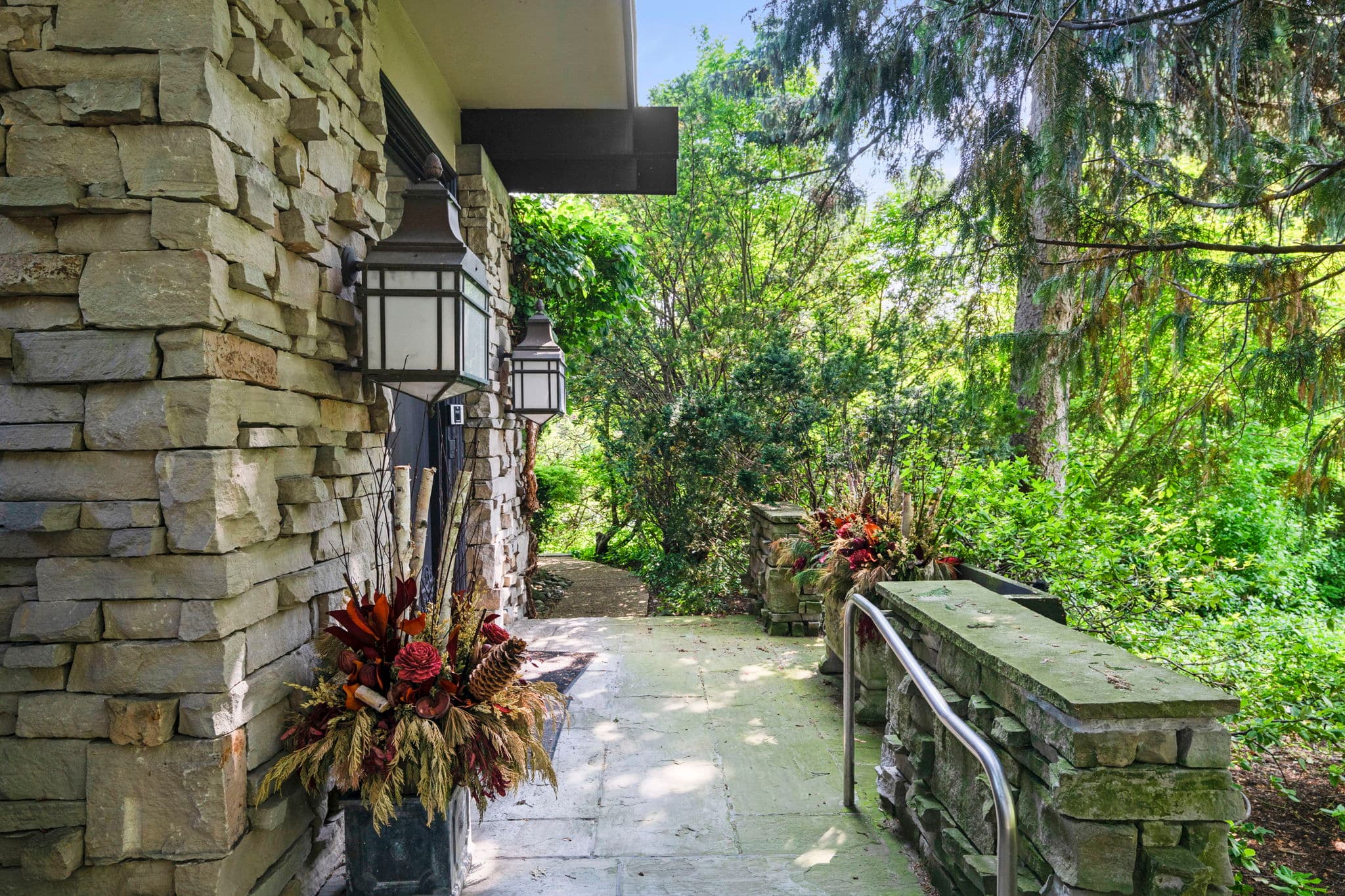 88 Bayview Ridge Toronto, ON M2L 1E6