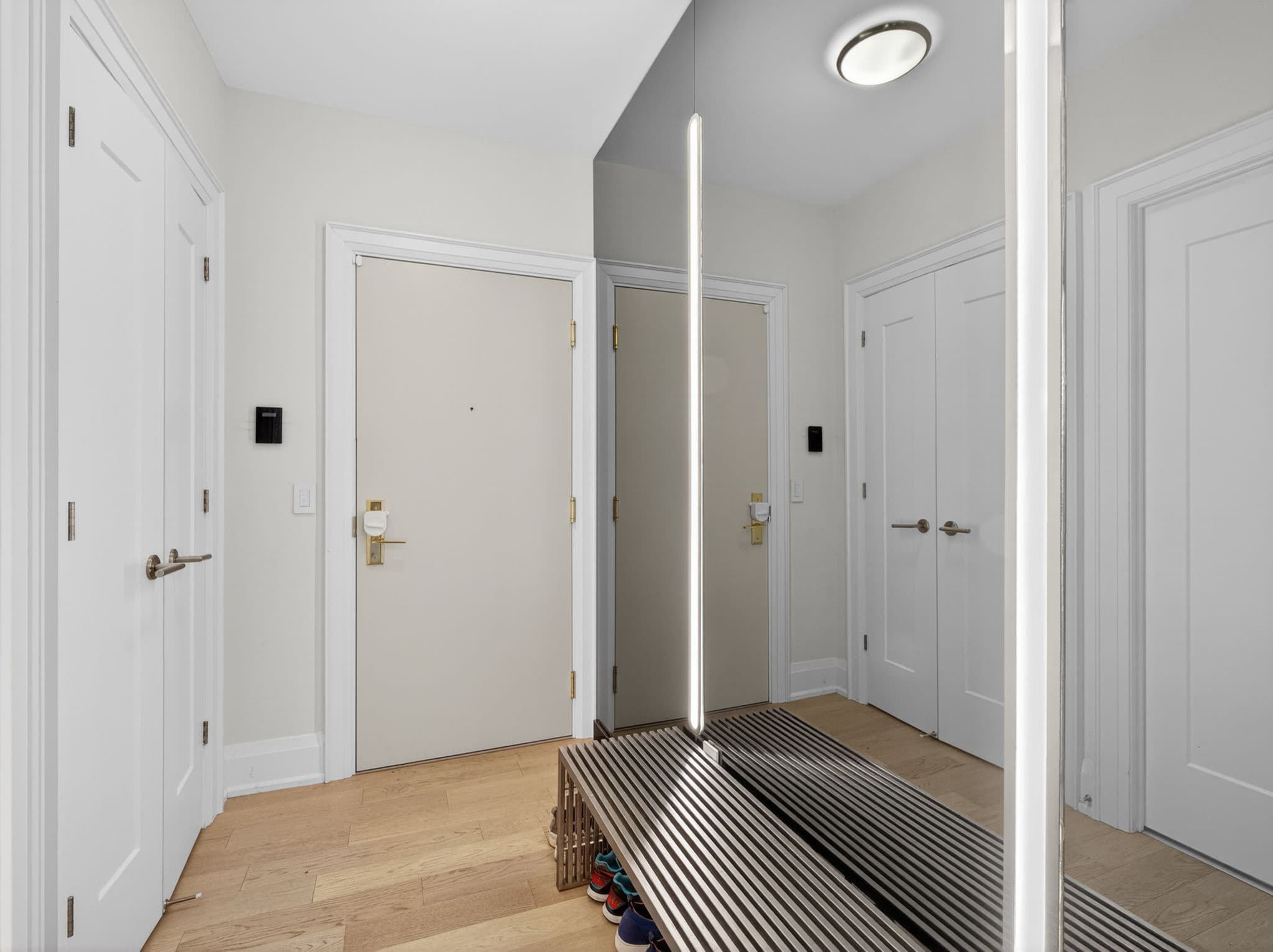 88 Cumberland St Unit 2104 Toronto, ON M5R 0C8