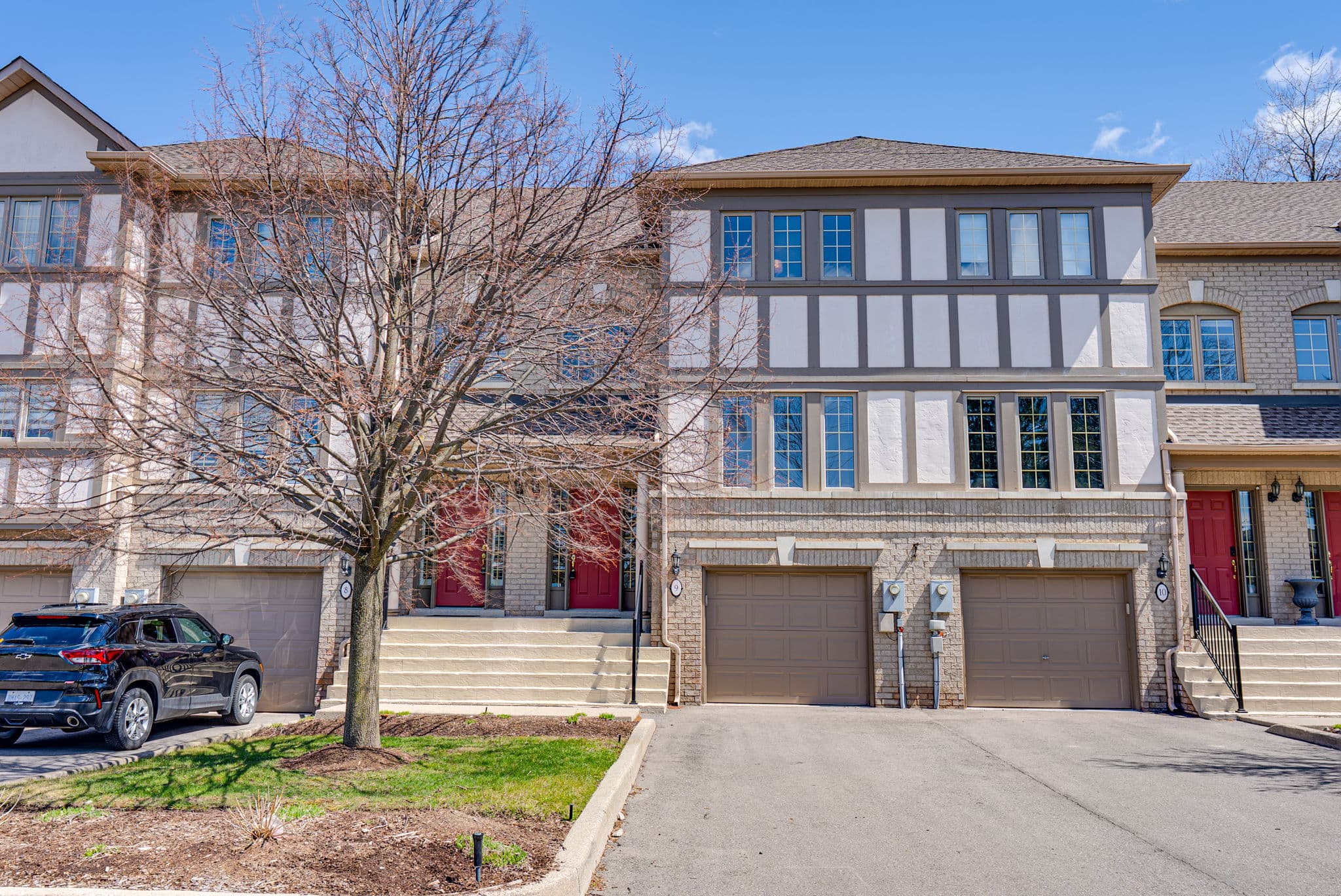 8909 Bathurst St Townhouse 9 Richmond Hill, ON L4C 0H4