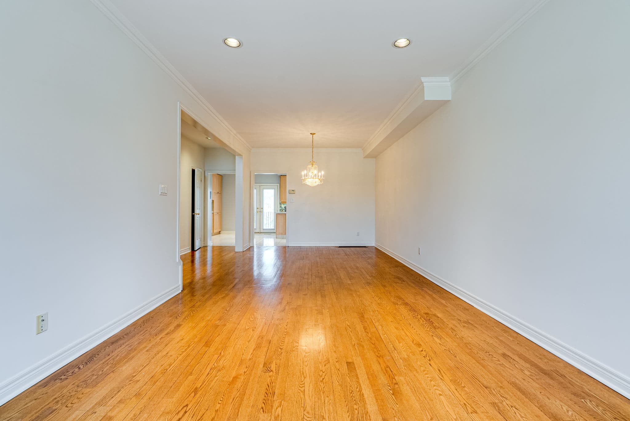 8909 Bathurst St Townhouse 9 Richmond Hill, ON L4C 0H4