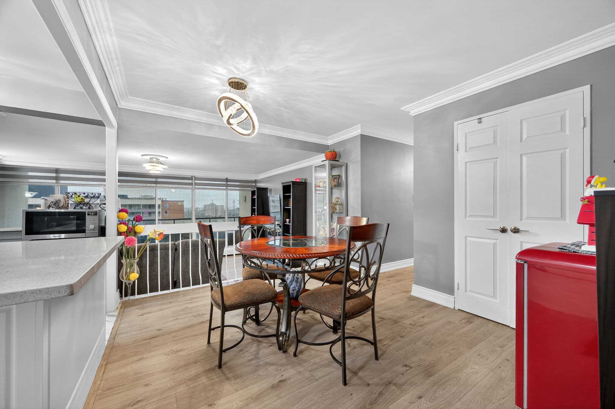 9 Four Winds Dr Toronto, ON M3J 2S8