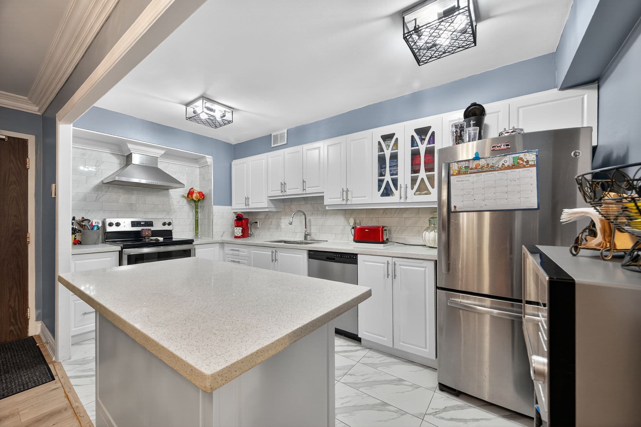 9 Four Winds Dr Toronto, ON M3J 2S8
