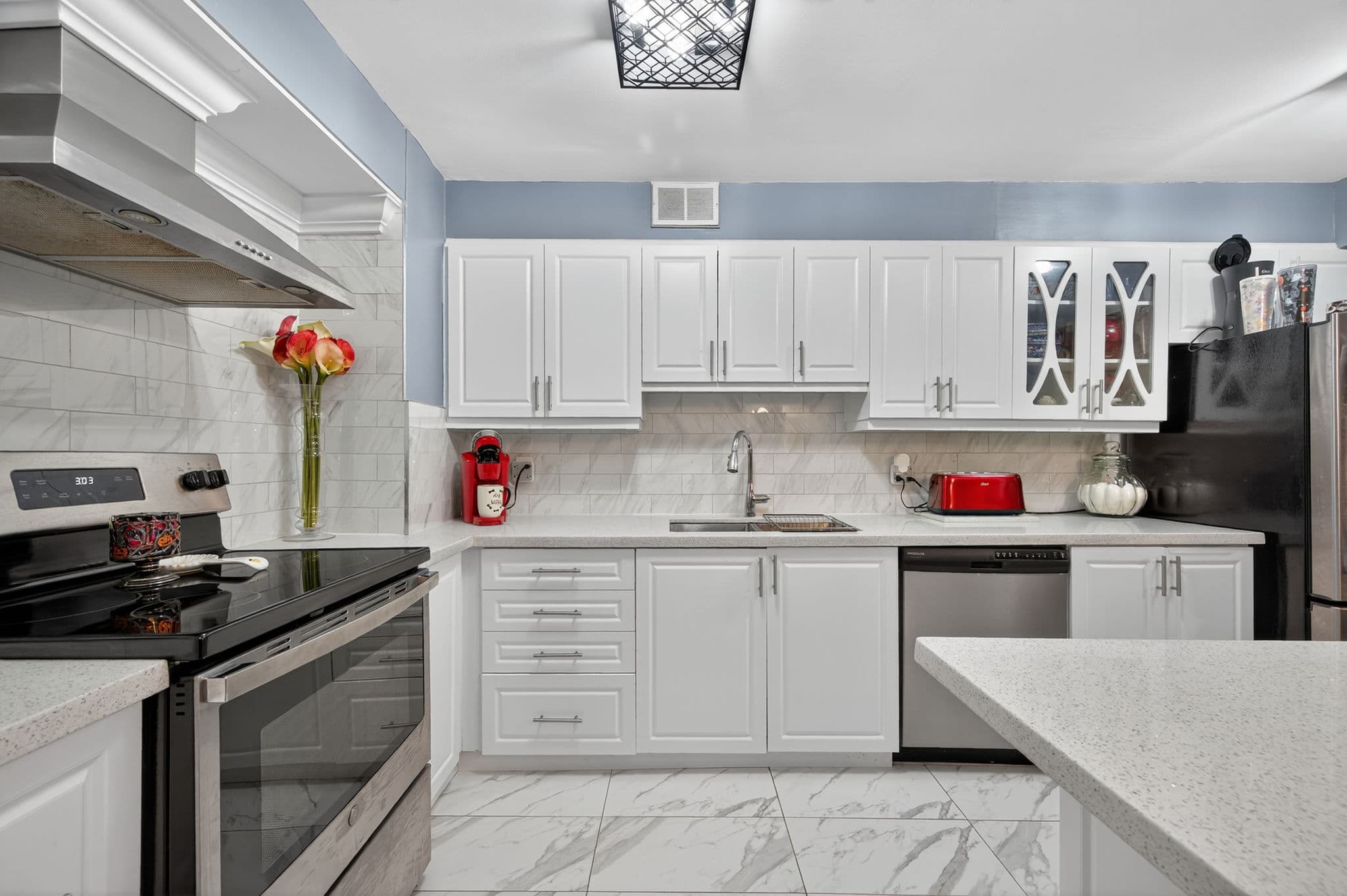 9 Four Winds Dr Toronto, ON M3J 2S8