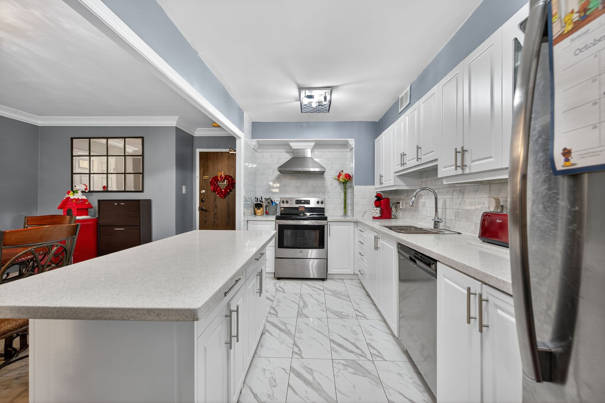 9 Four Winds Dr Toronto, ON M3J 2S8