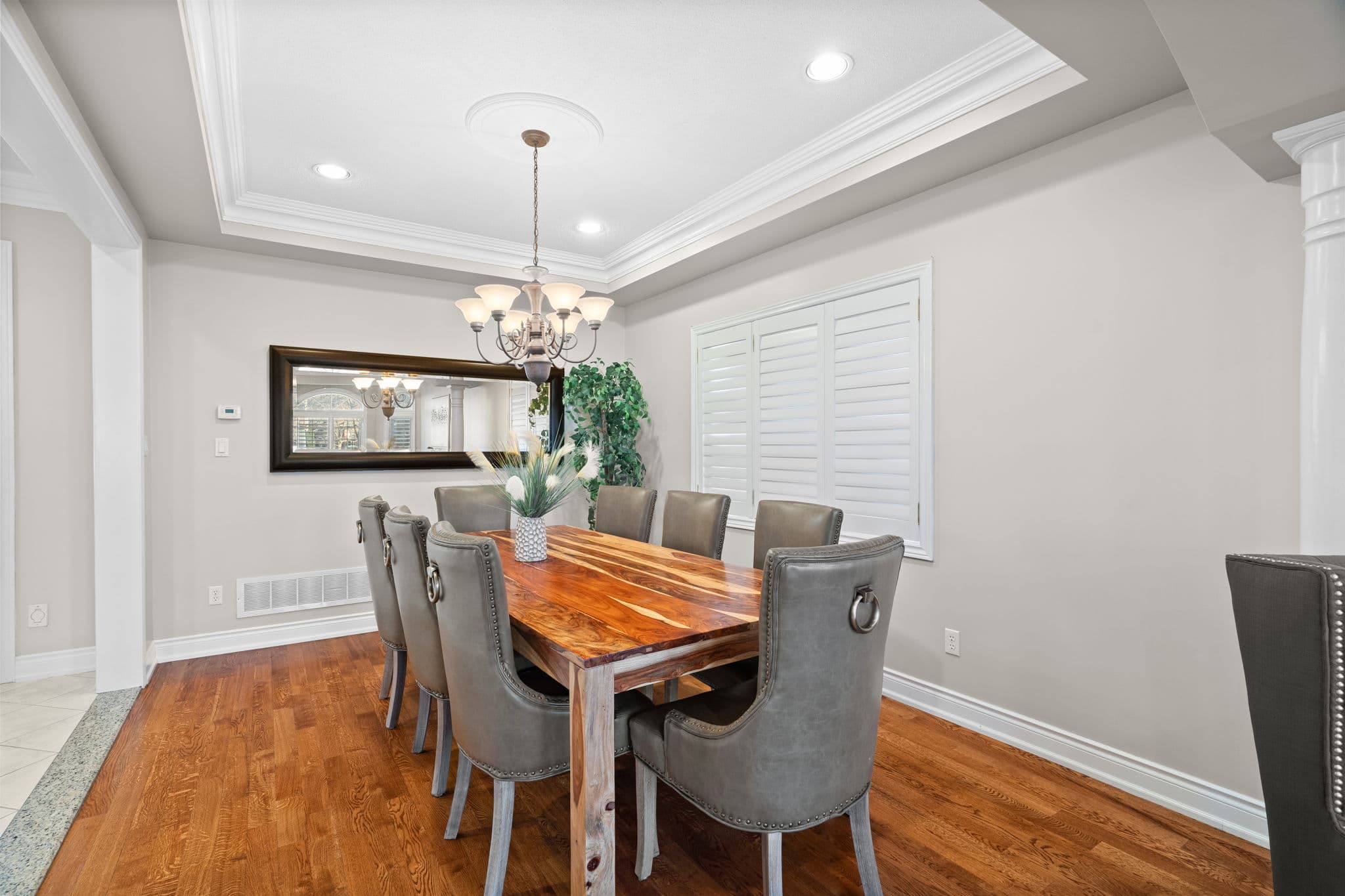 9 Mill Walk Ct Richmond Hill, ON L4C 0P6