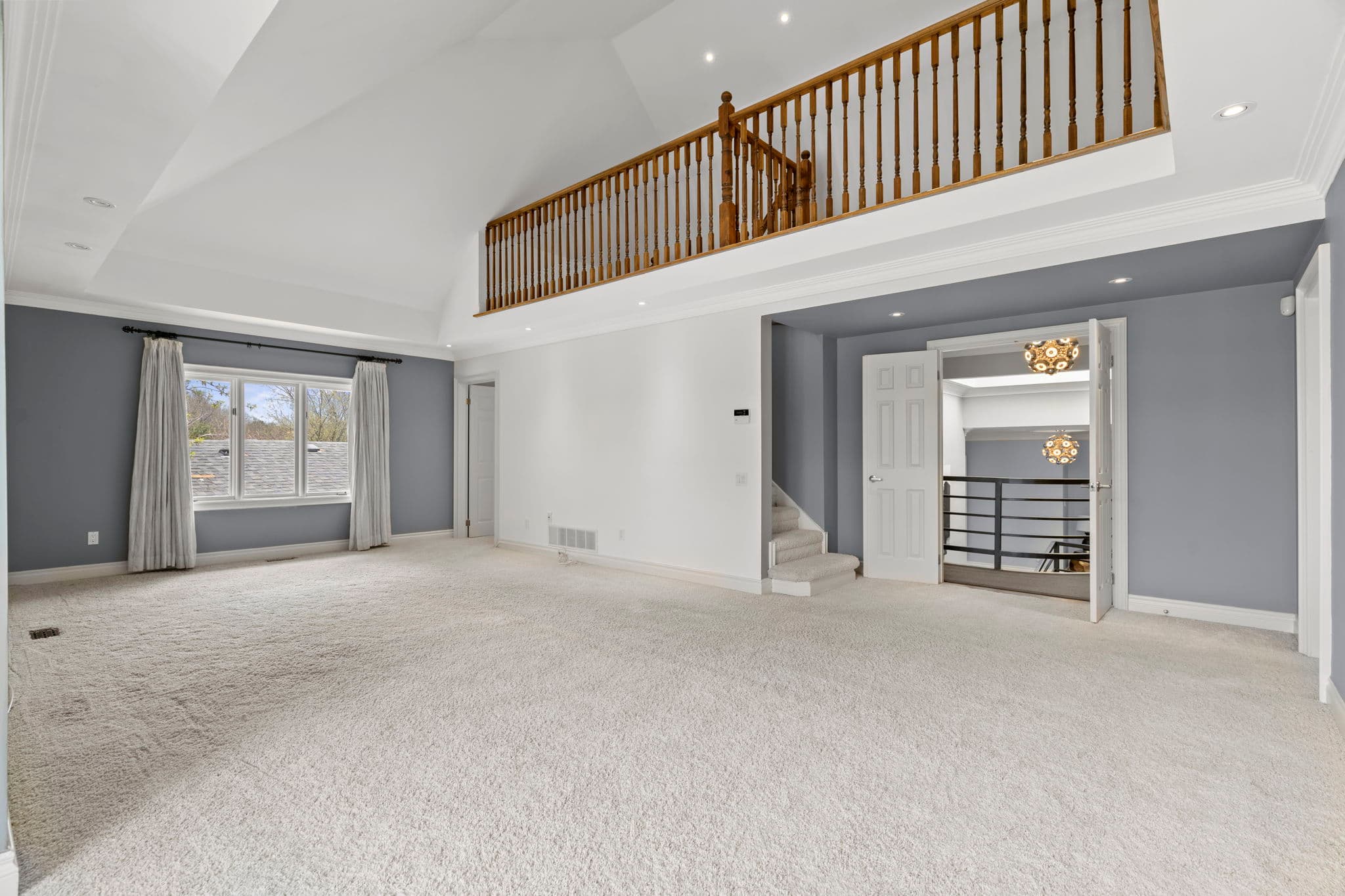 9 Montressor Dr Toronto, ON M2P 1Y9