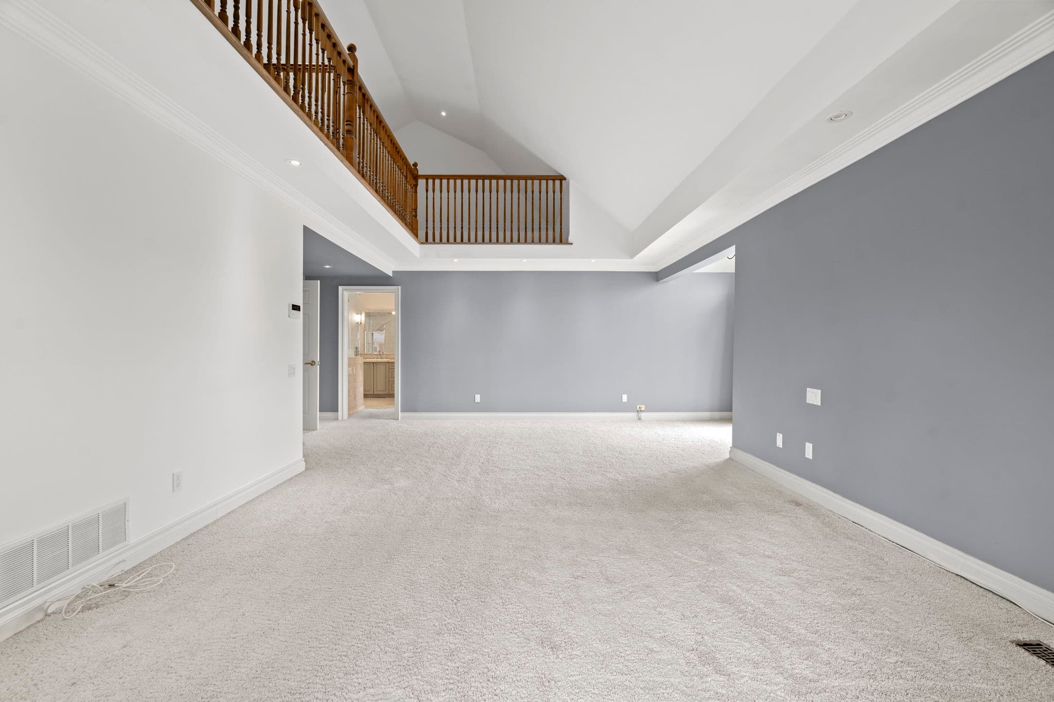 9 Montressor Dr Toronto, ON M2P 1Y9