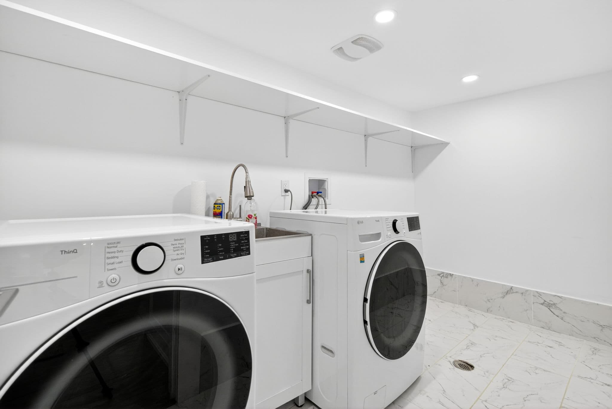 9 Tadcaster Pl Toronto, ON M3B 1G6