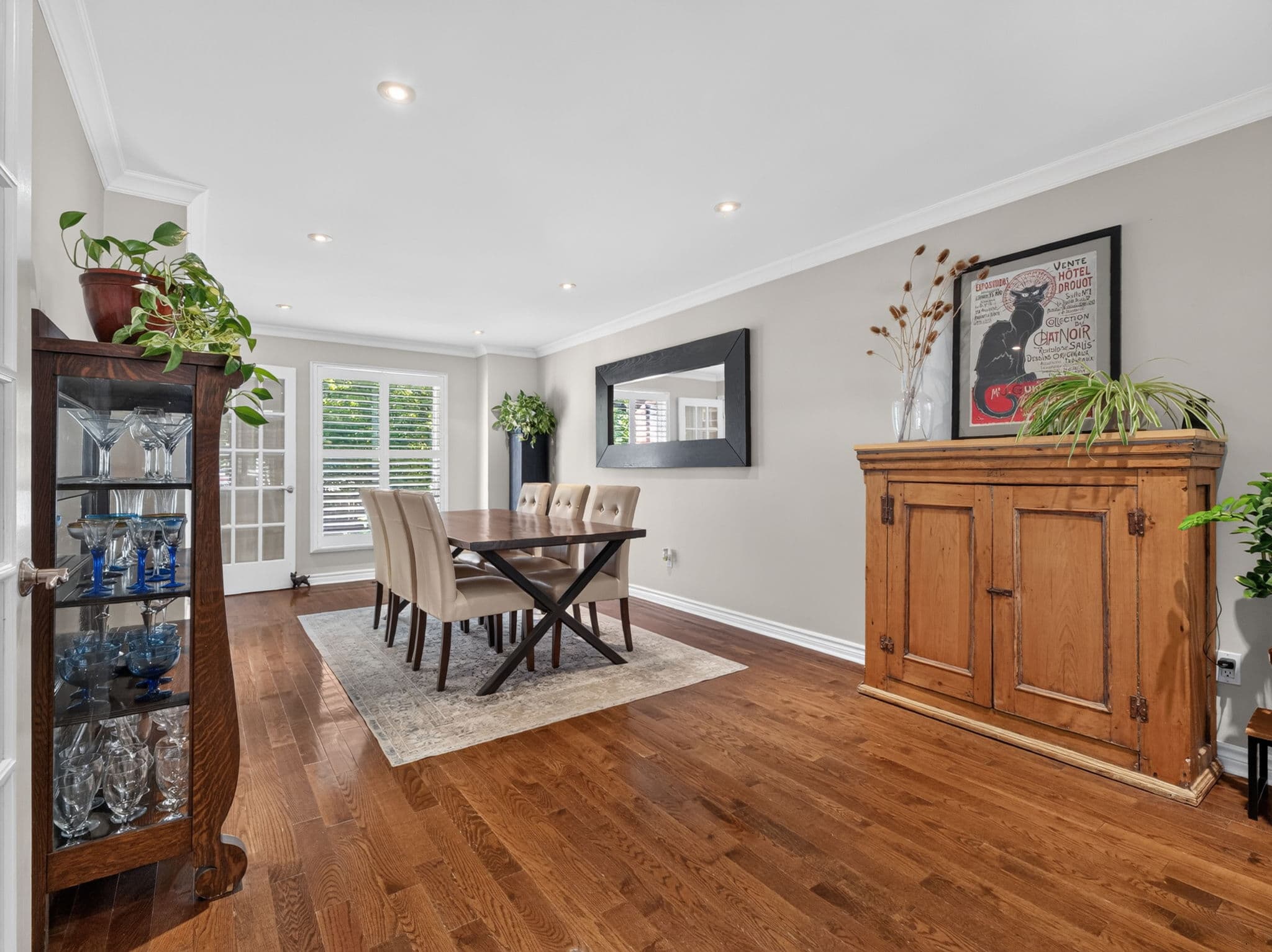9 Tomlin Crescent Richmond Hill, ON L4C 7T4