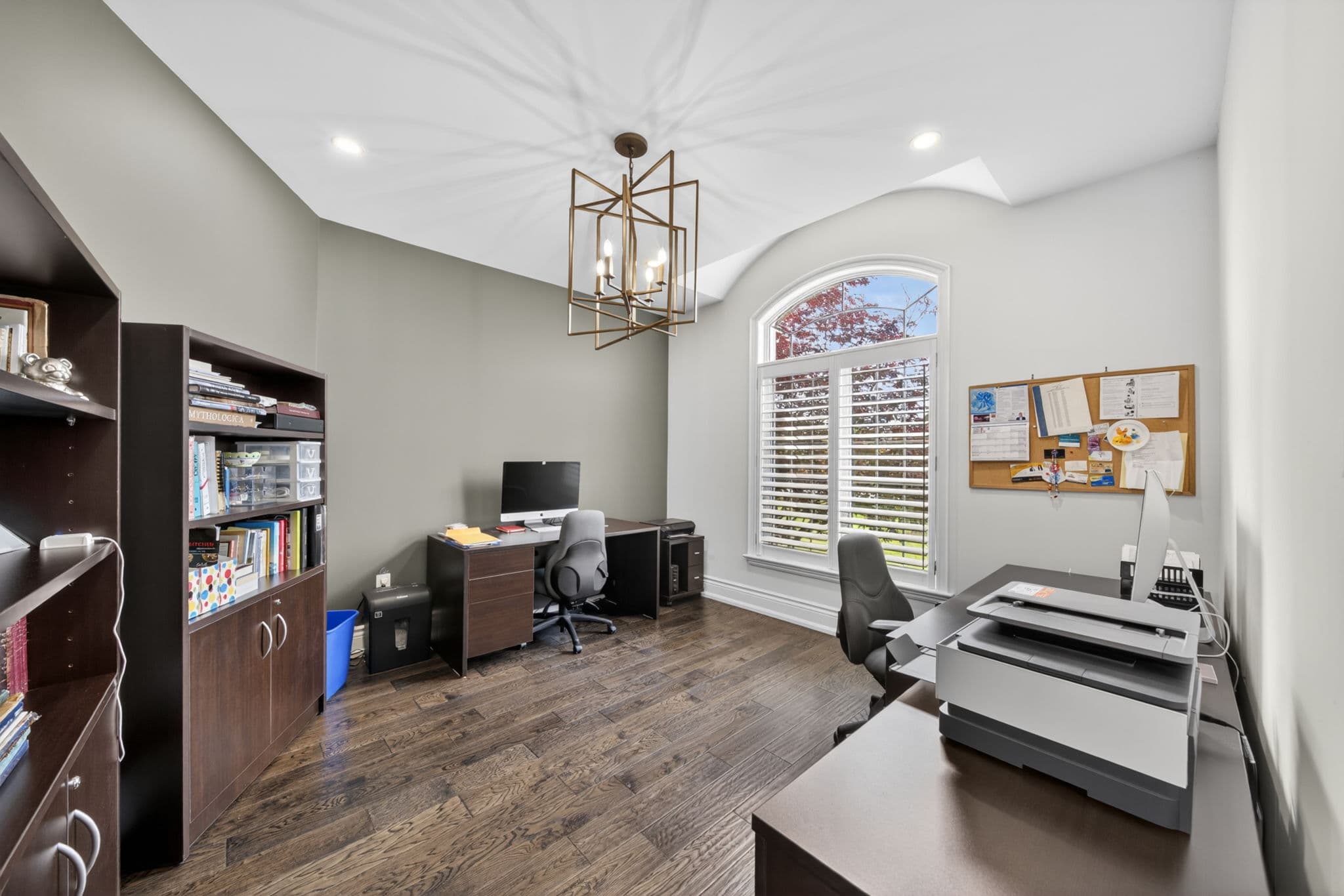 9 Wolford Ct Georgina, ON L4P 3E9