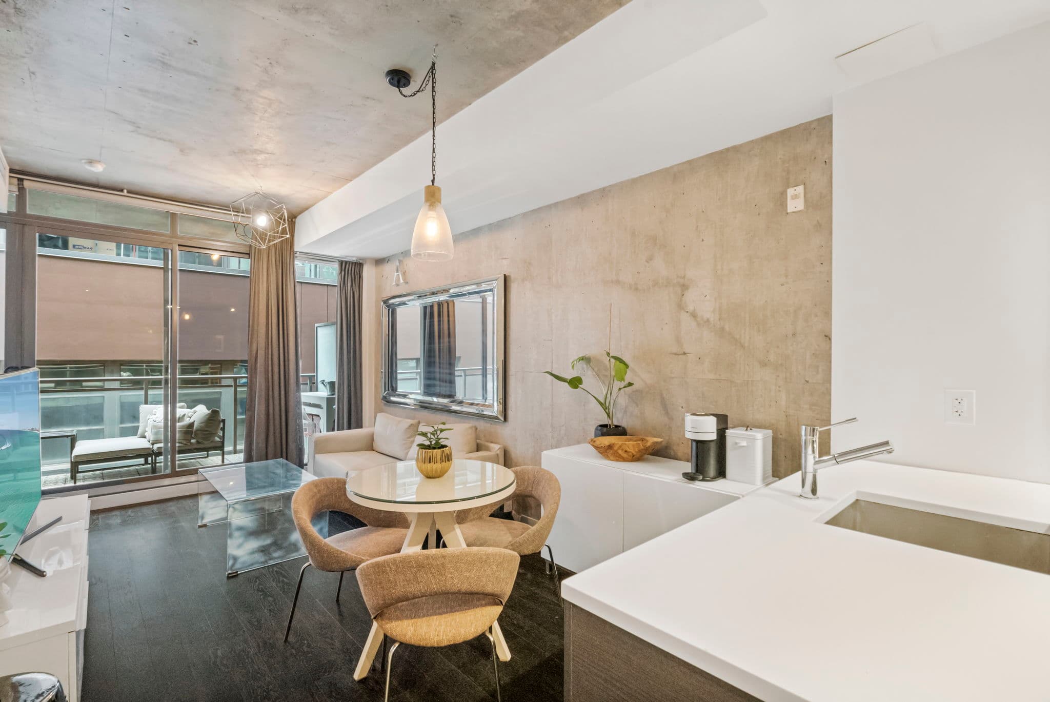 90 Broadview Ave Unit 414 Toronto, ON M4M