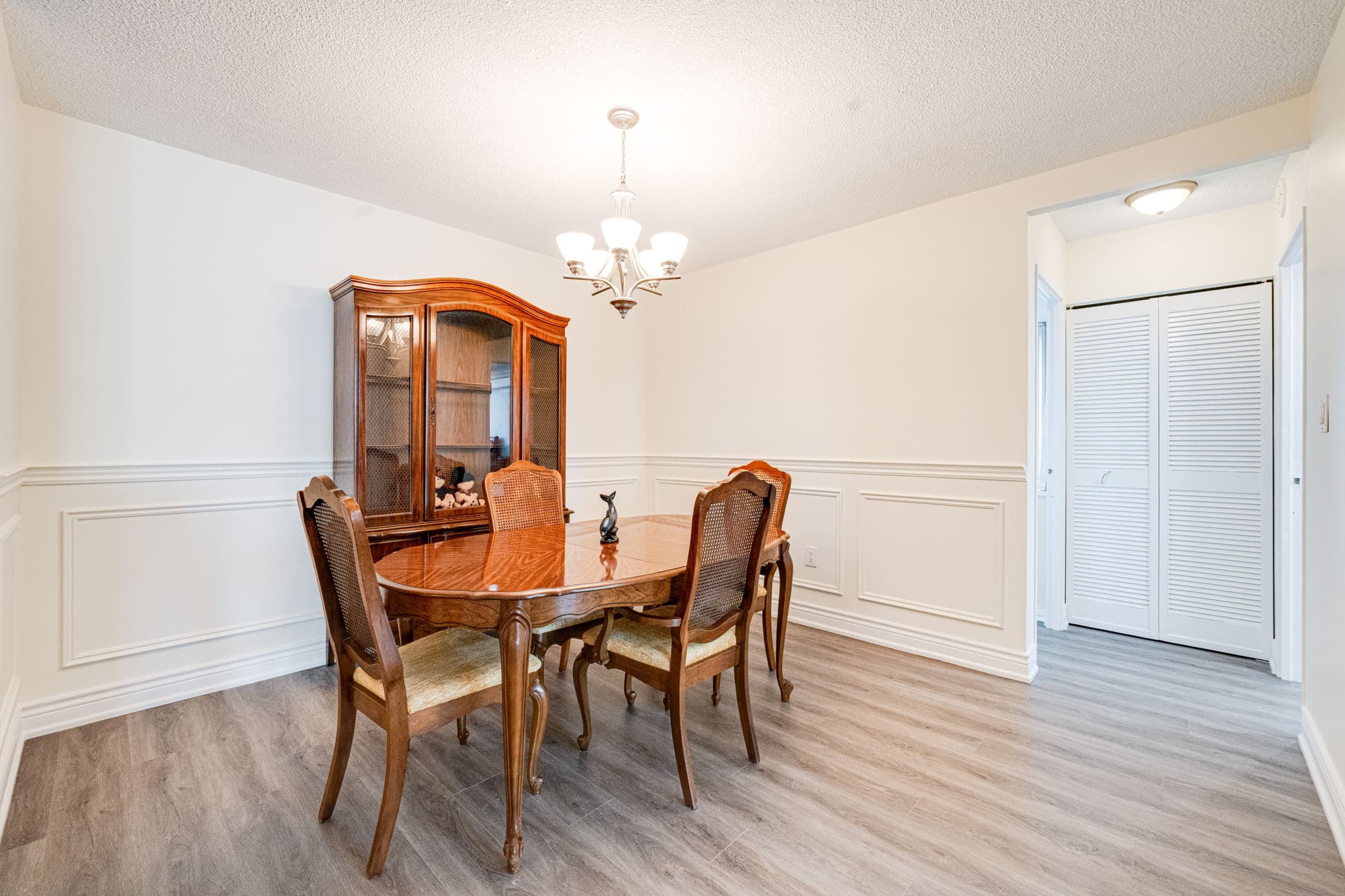 90 Fisherville Rd Unit 707 Toronto, ON M2R 3J9