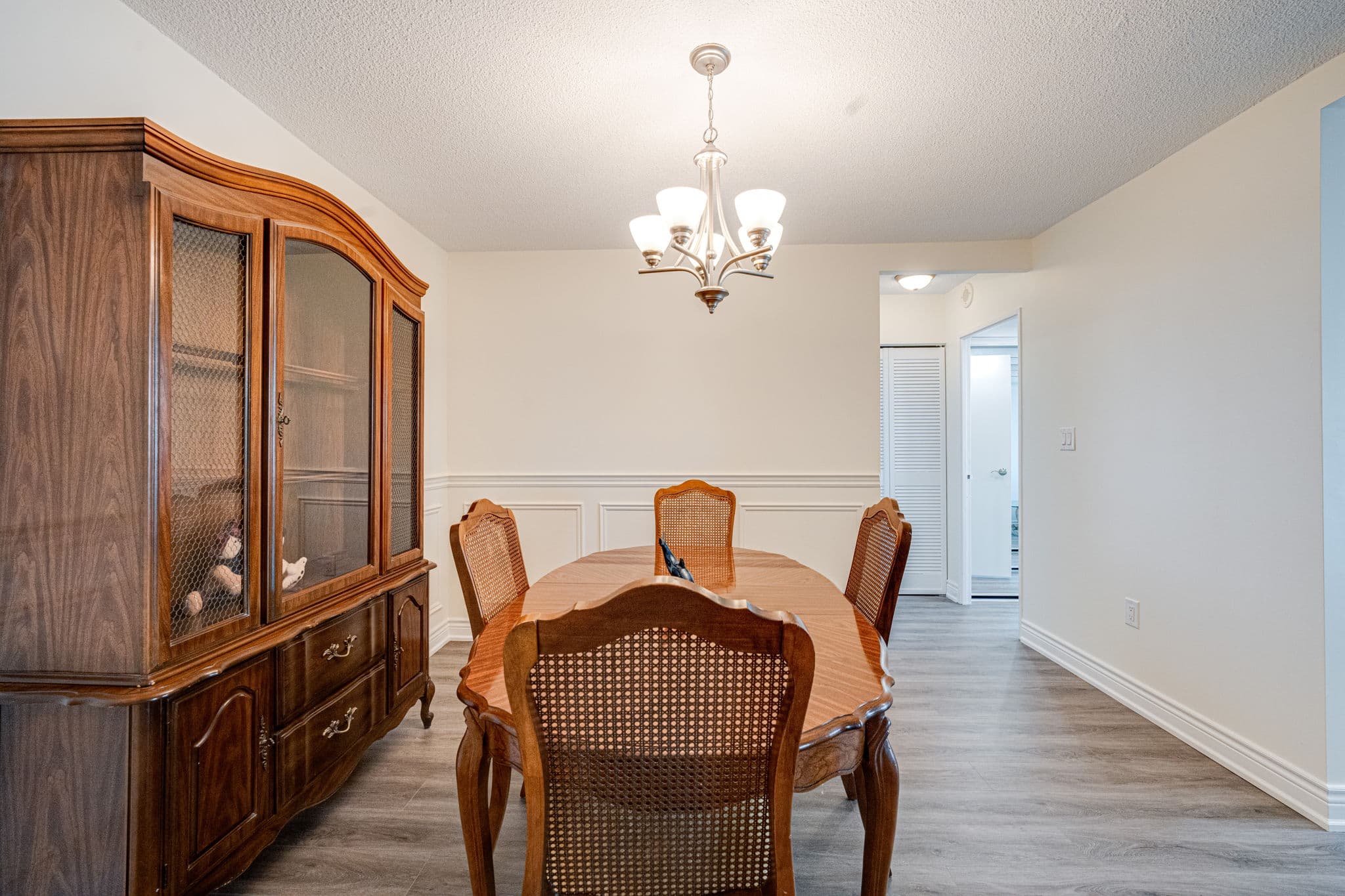 90 Fisherville Rd Unit 707 Toronto, ON M2R 3J9