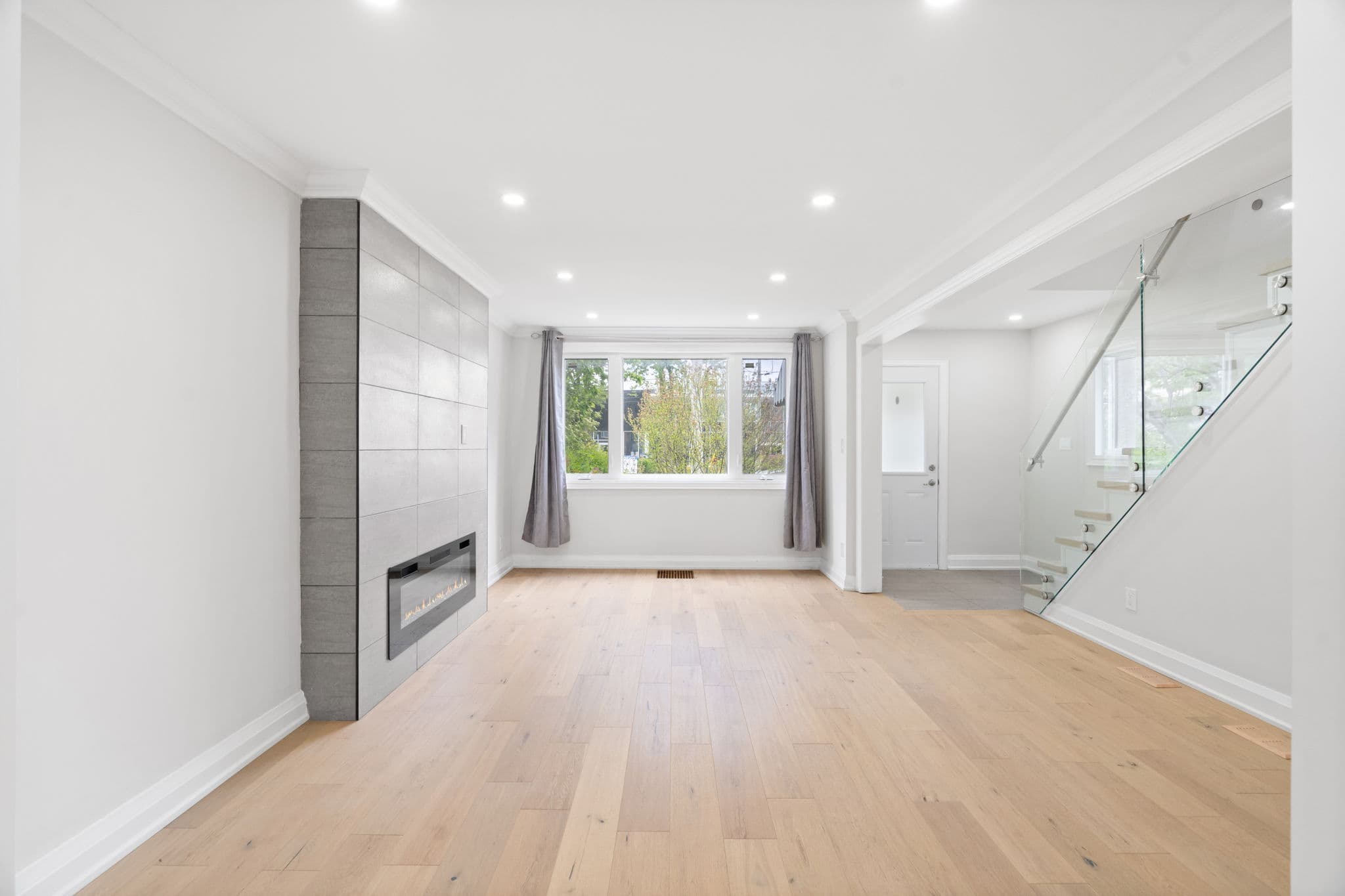 918 Eglinton Ave E Toronto, ON M4G 2L3