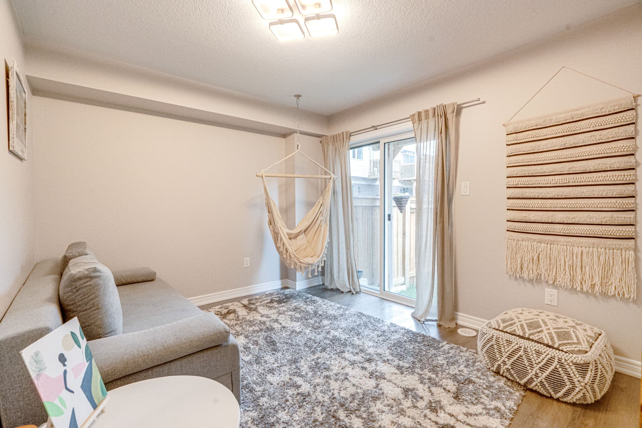 92 Hibiscus Ln Hamilton, ON L8K 5J3