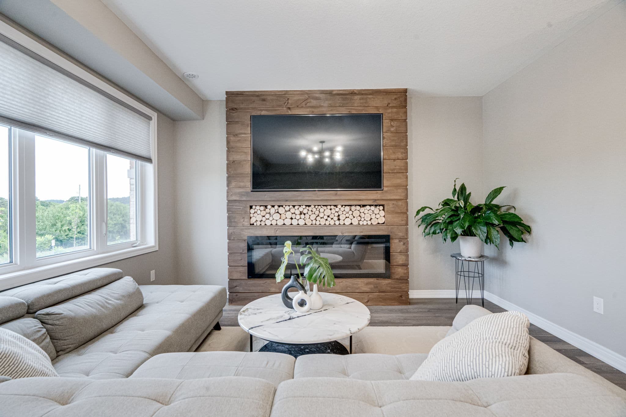 92 Hibiscus Ln Hamilton, ON L8K 5J3