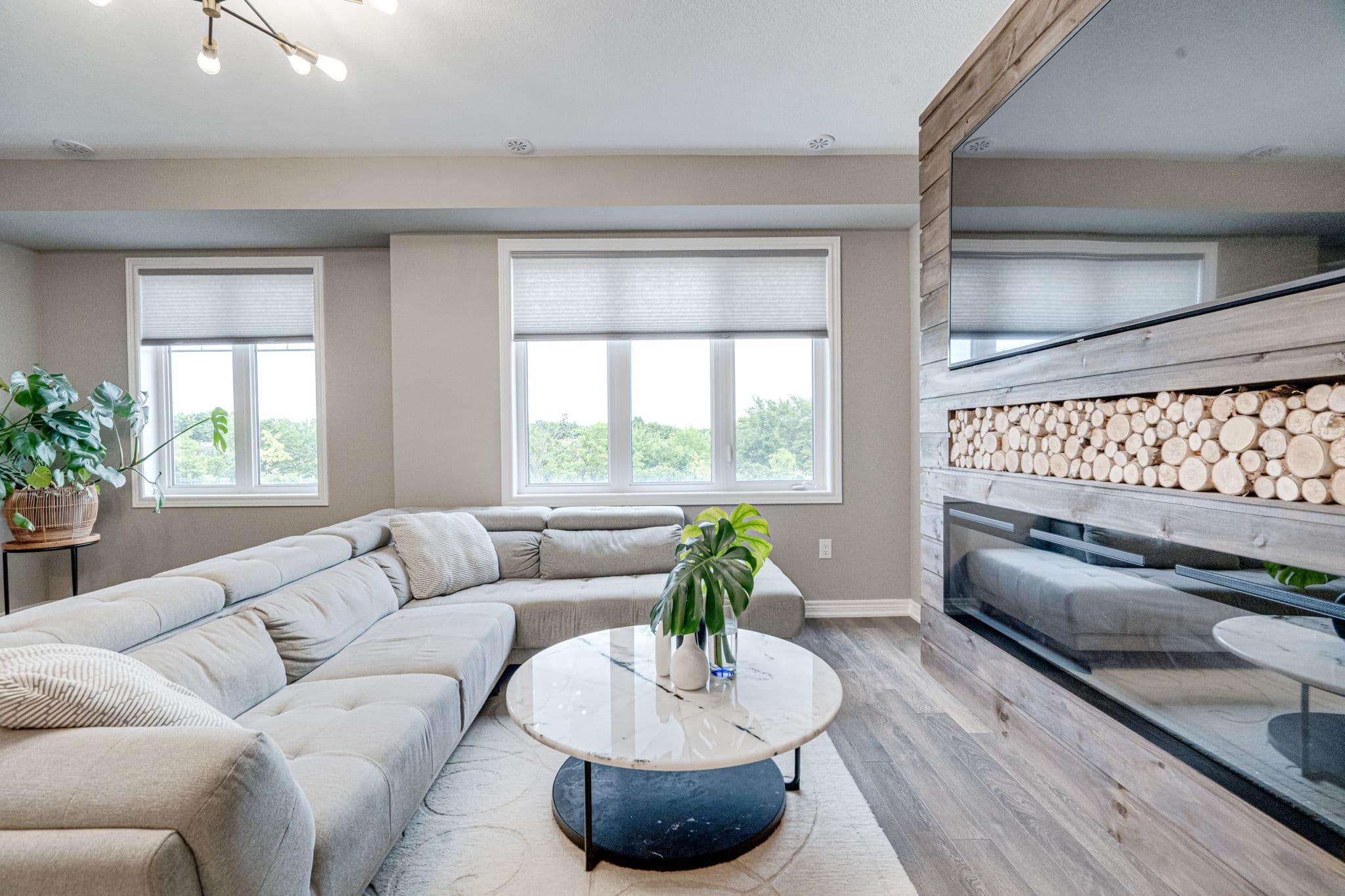 92 Hibiscus Ln Hamilton, ON L8K 5J3