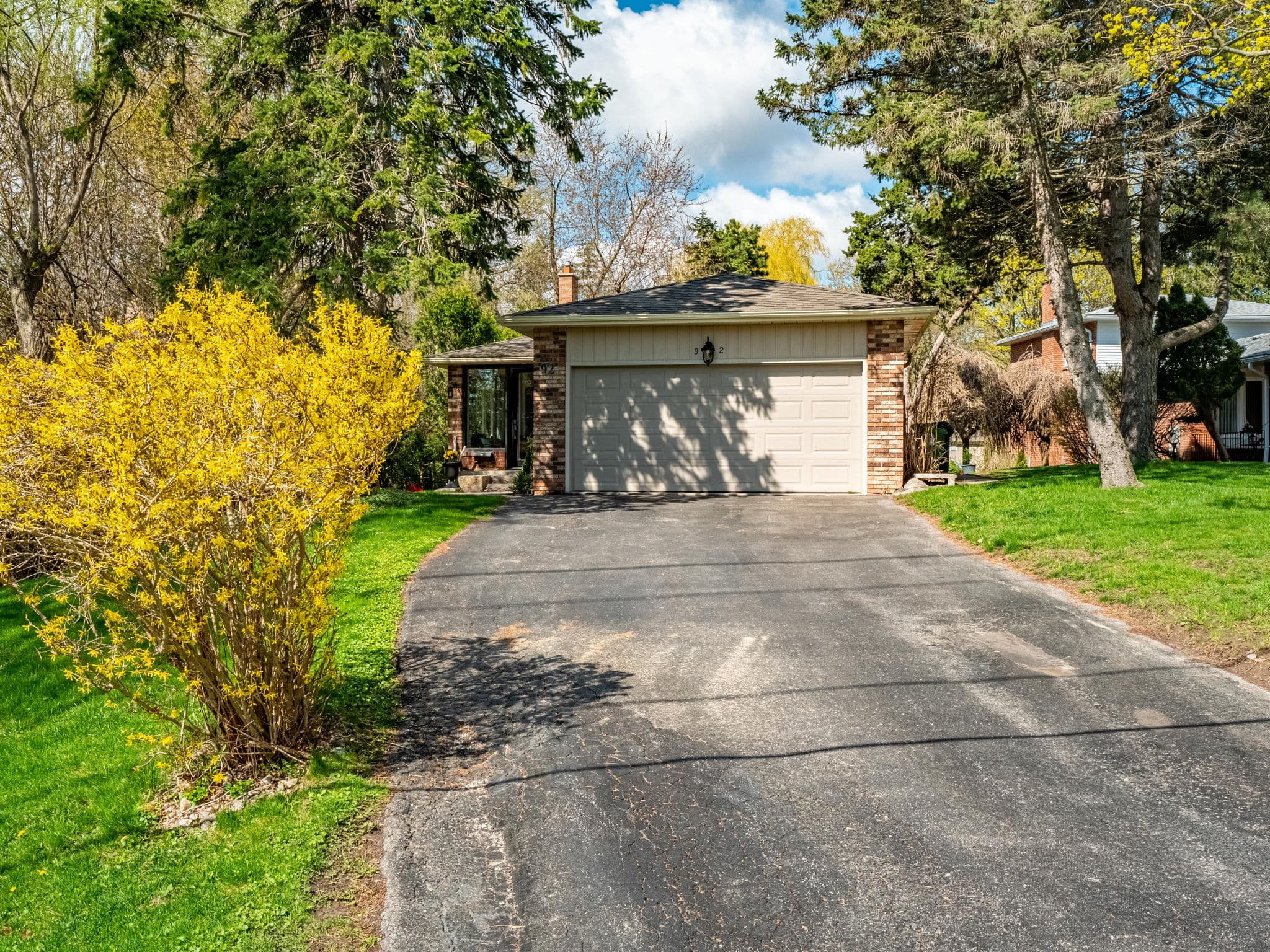 92 Meadowvale Rd Toronto, ON M1C 1S1