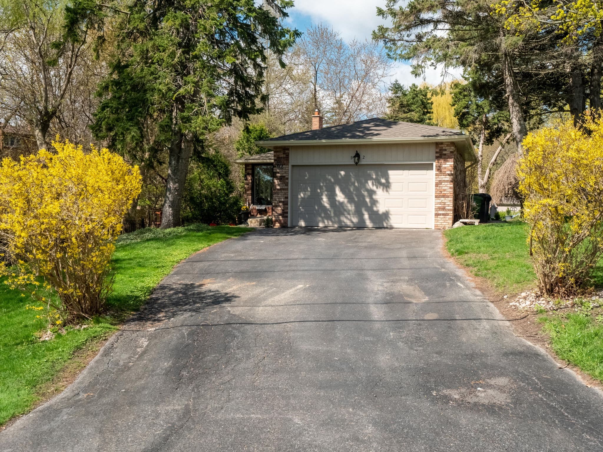 92 Meadowvale Rd Toronto, ON M1C 1S1