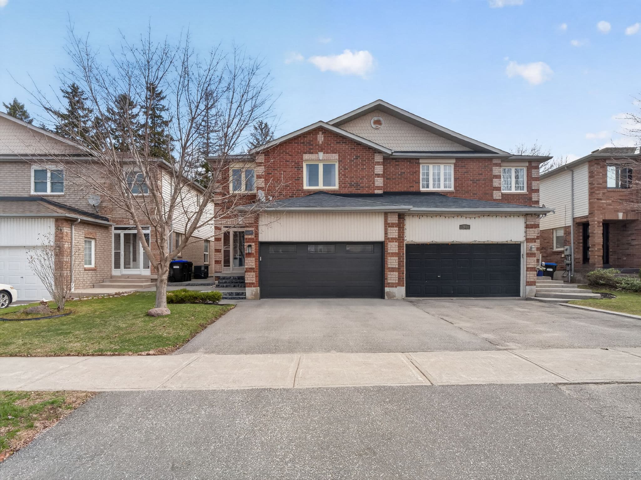 92 Noble Dr Bradford West Gwillimbury, ON L3Z 3B4