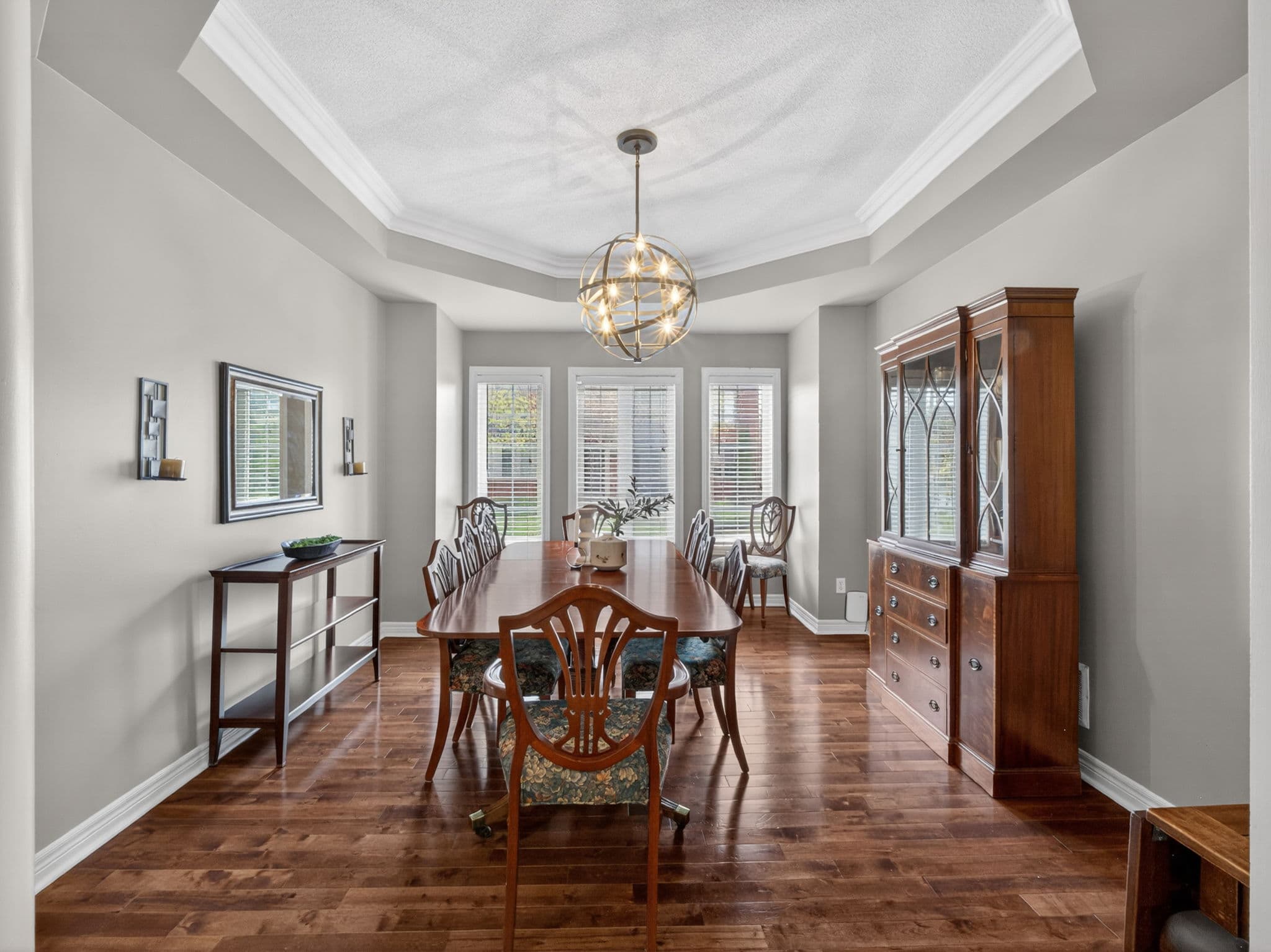 92 Seabreeze Ave Vaughan, ON L4J 8T7