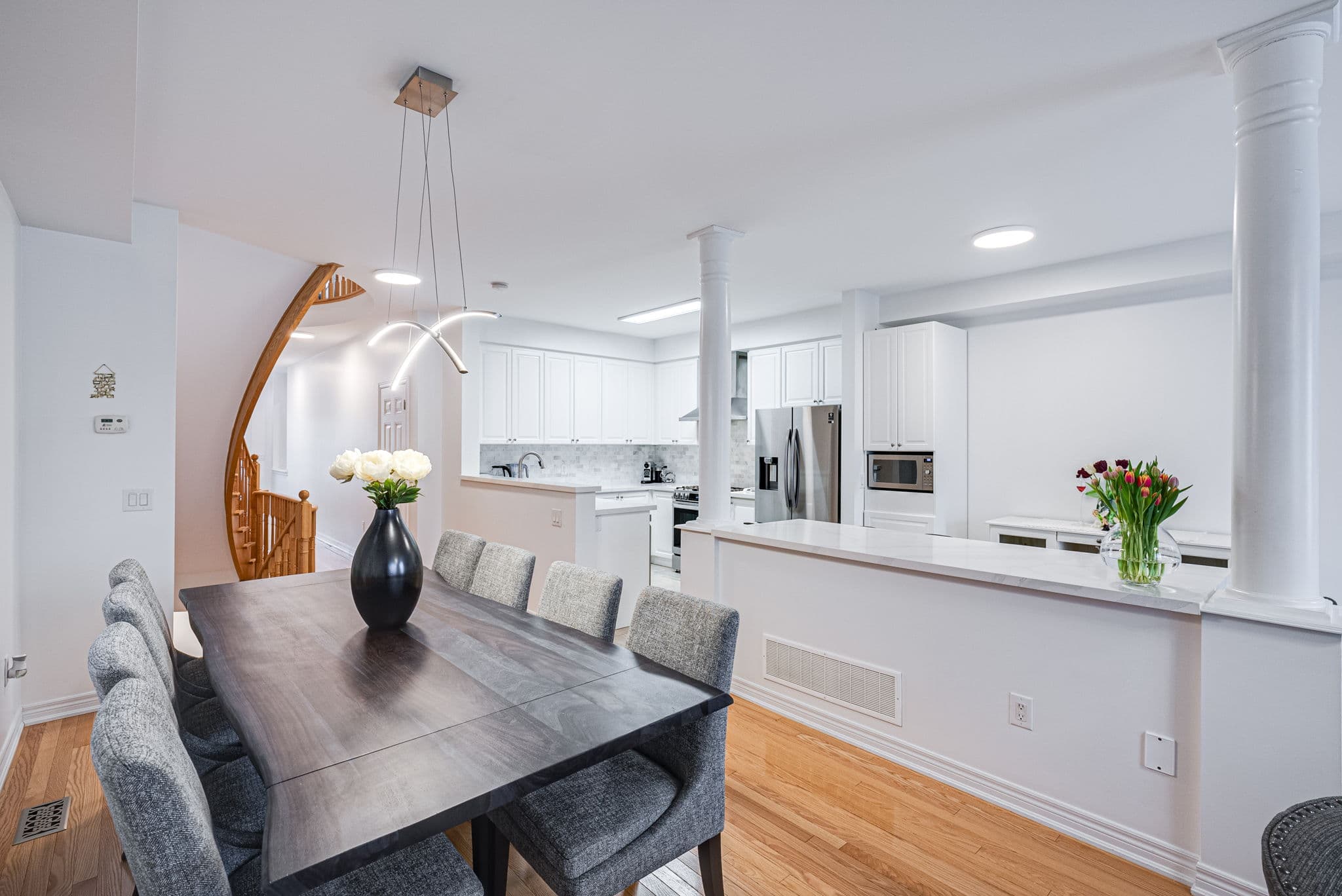 93 Windrow St Richmond Hill, ON L4E 4Y4