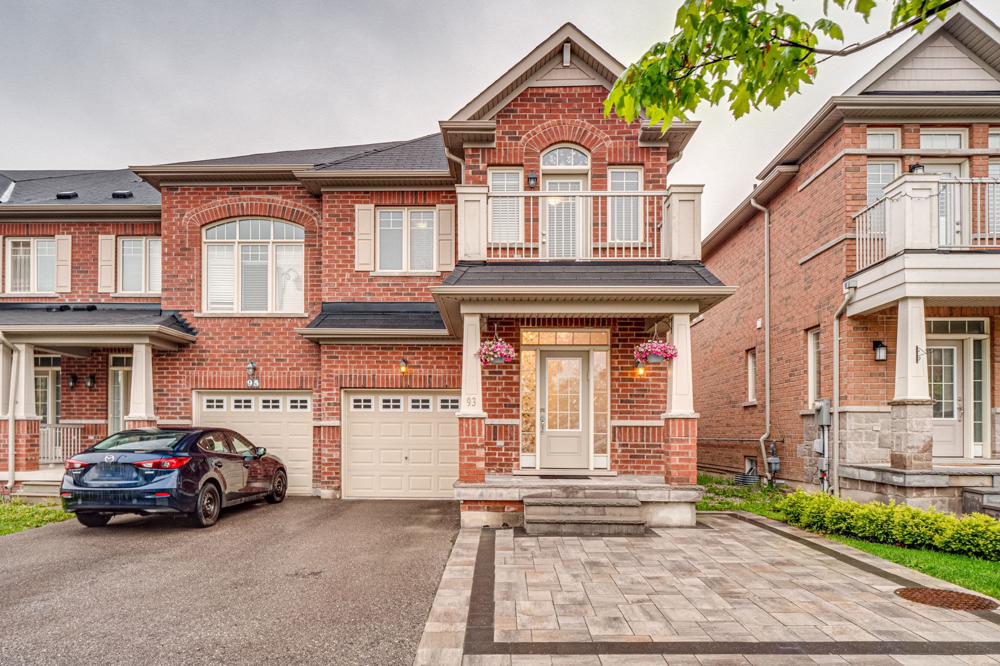 93 Windrow St Richmond Hill, ON L4E 4Y4