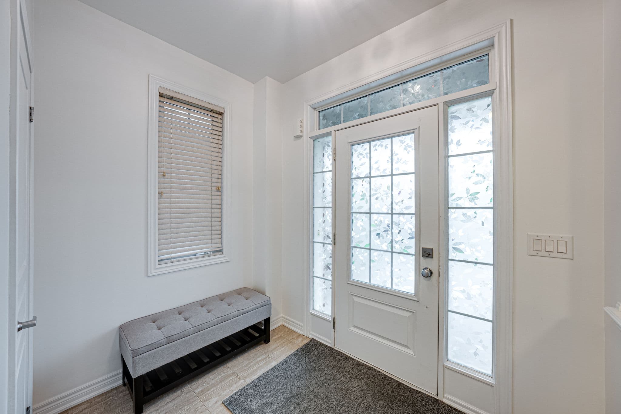 93 Windrow St Richmond Hill, ON L4E 4Y4