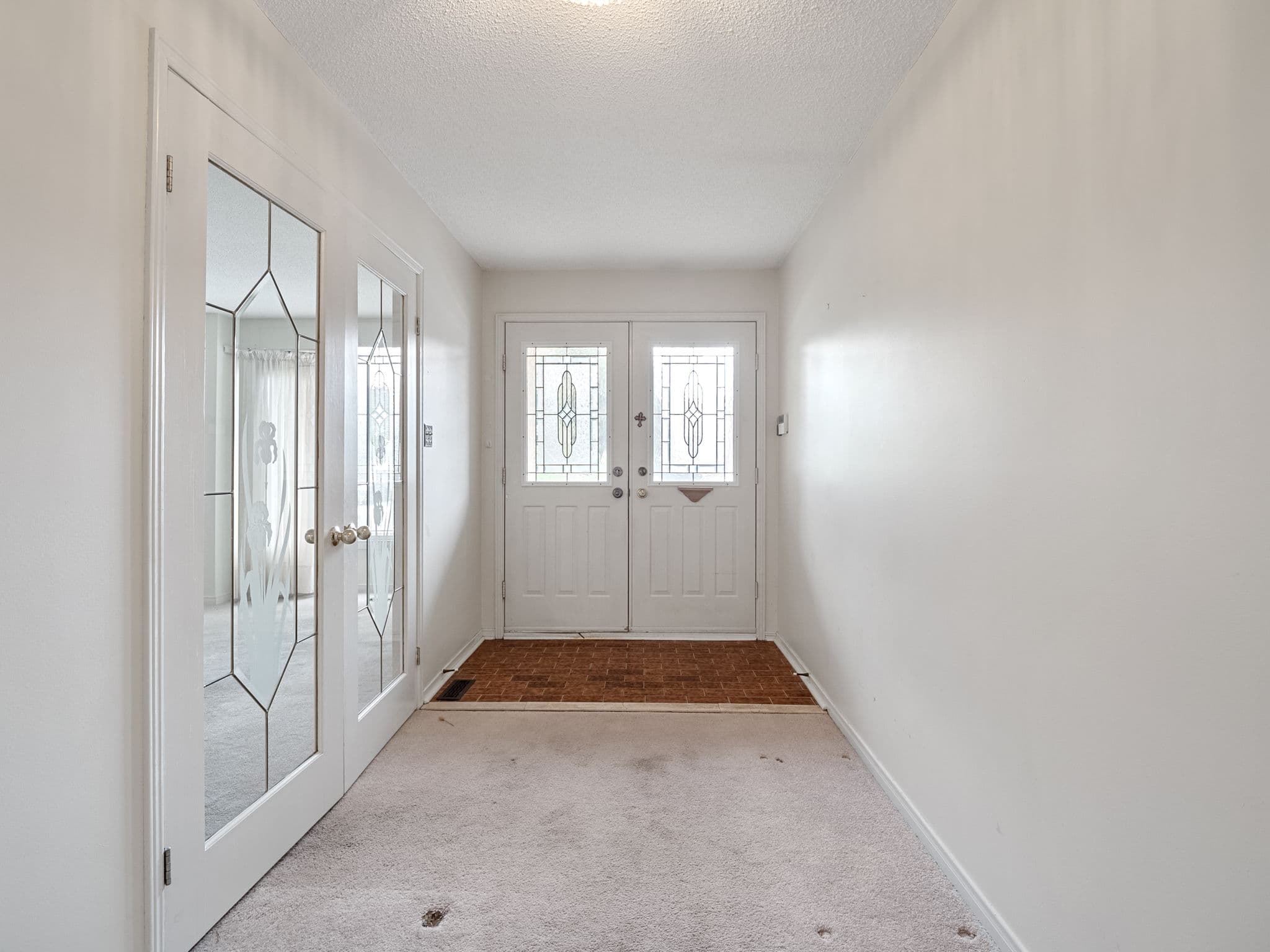930 Glenanna Rd Pickering, ON L1V 5E6