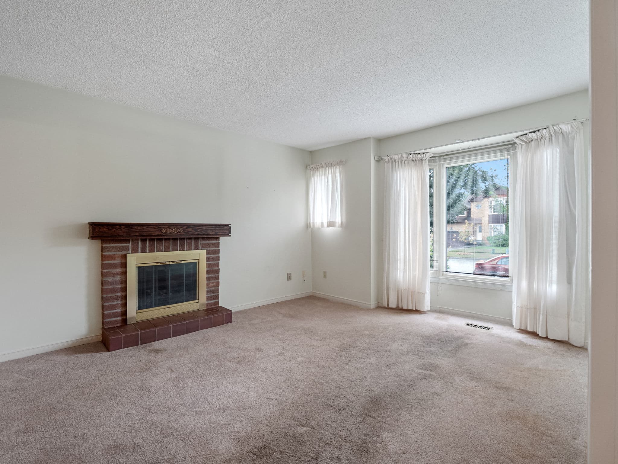 930 Glenanna Rd Pickering, ON L1V 5E6