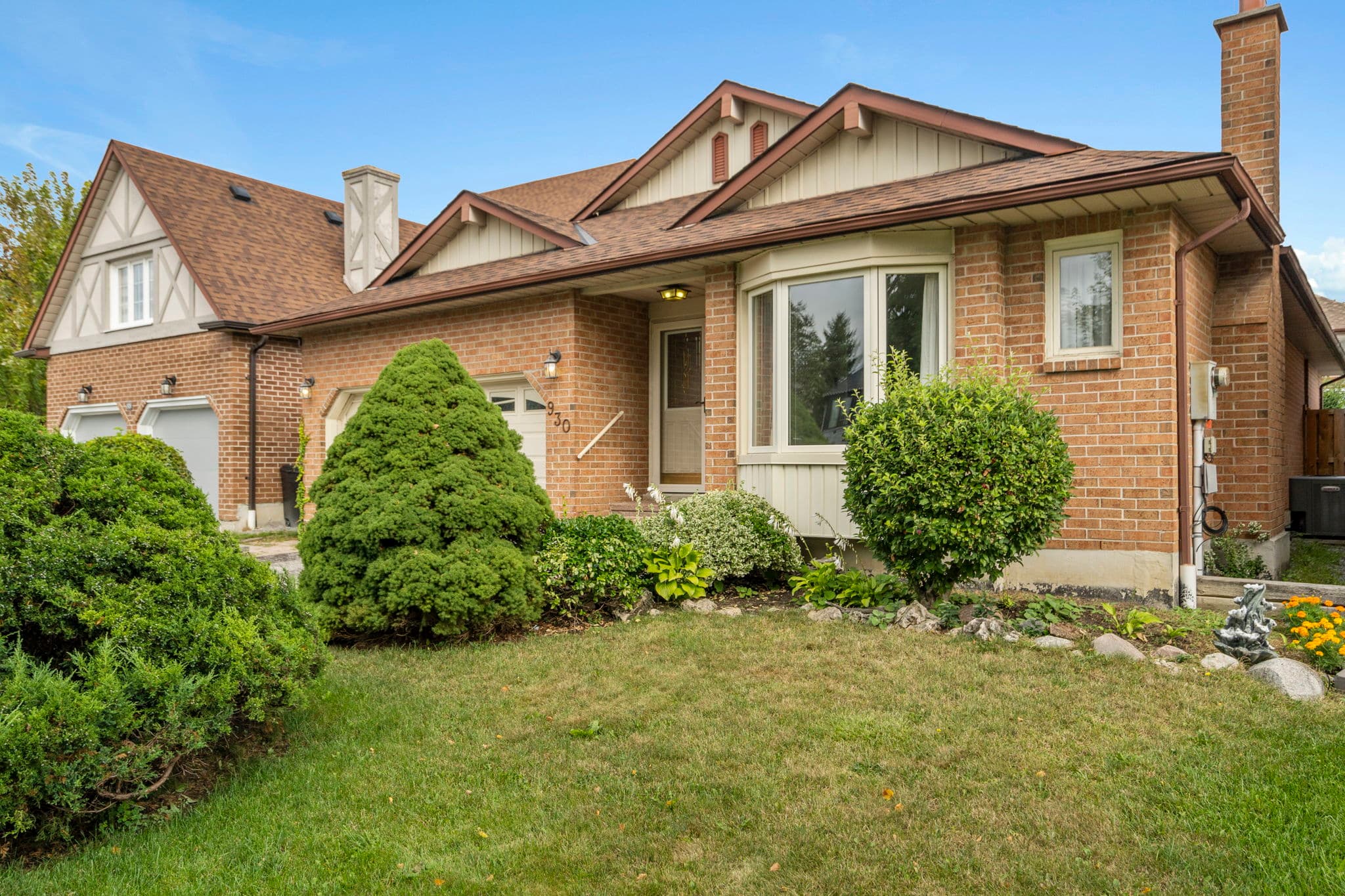 930 Glenanna Rd Pickering, ON L1V 5E6