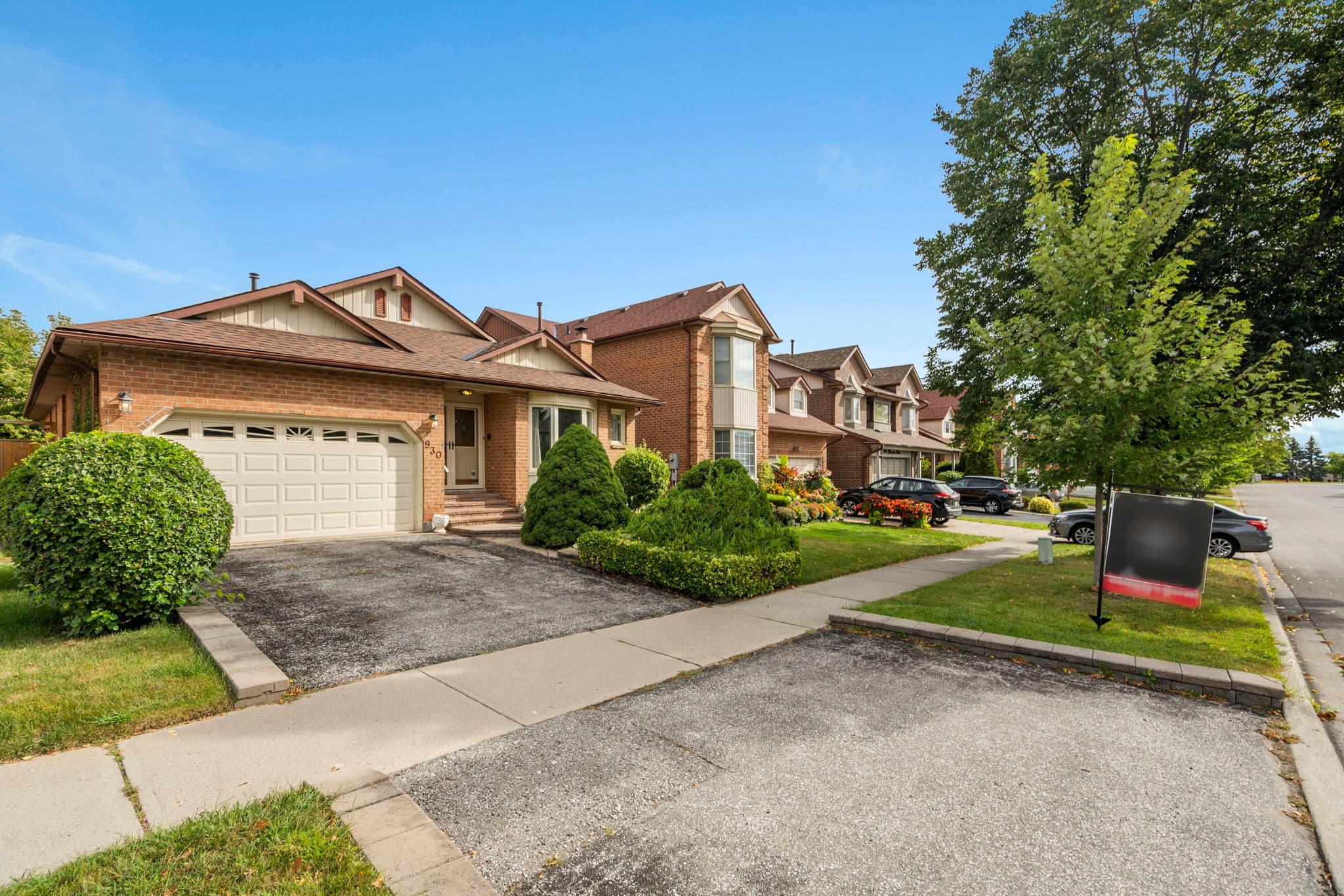 930 Glenanna Rd Pickering, ON L1V 5E6