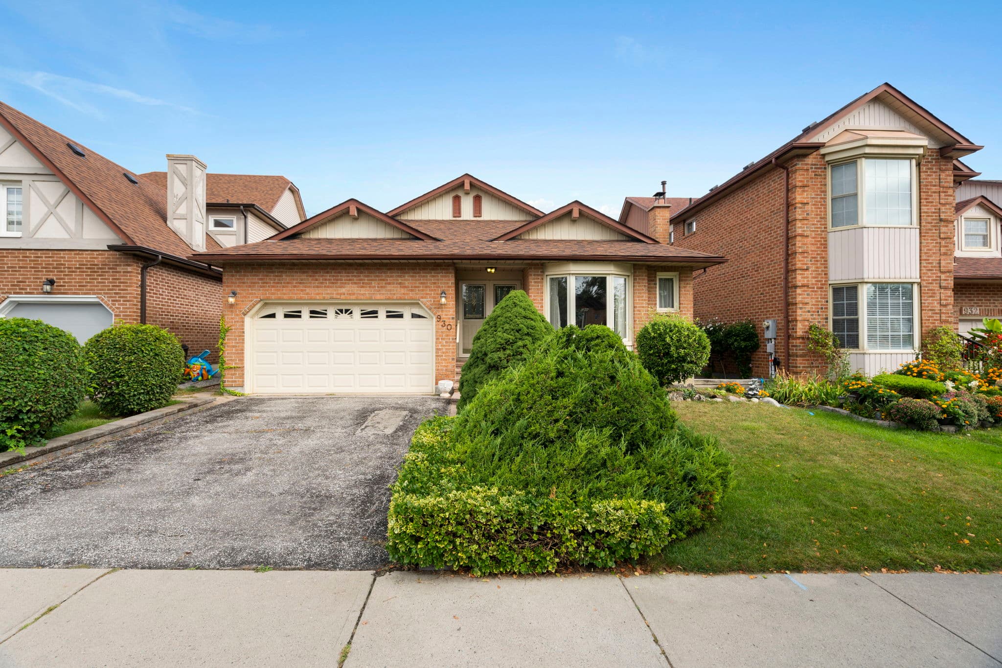 930 Glenanna Rd Pickering, ON L1V 5E6